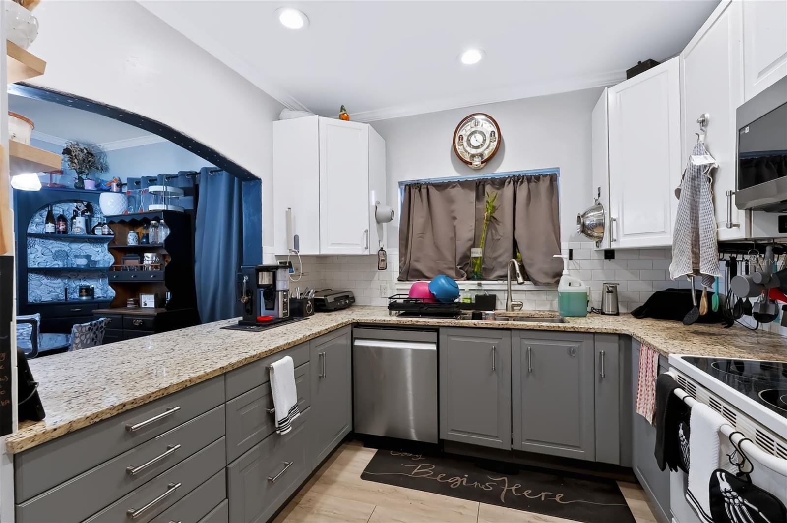 307 W CHERRY ST — photo 19