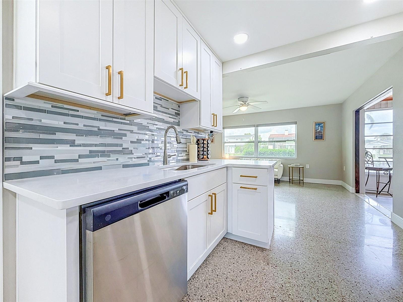 8723 HICKORYWOOD LN — photo 23