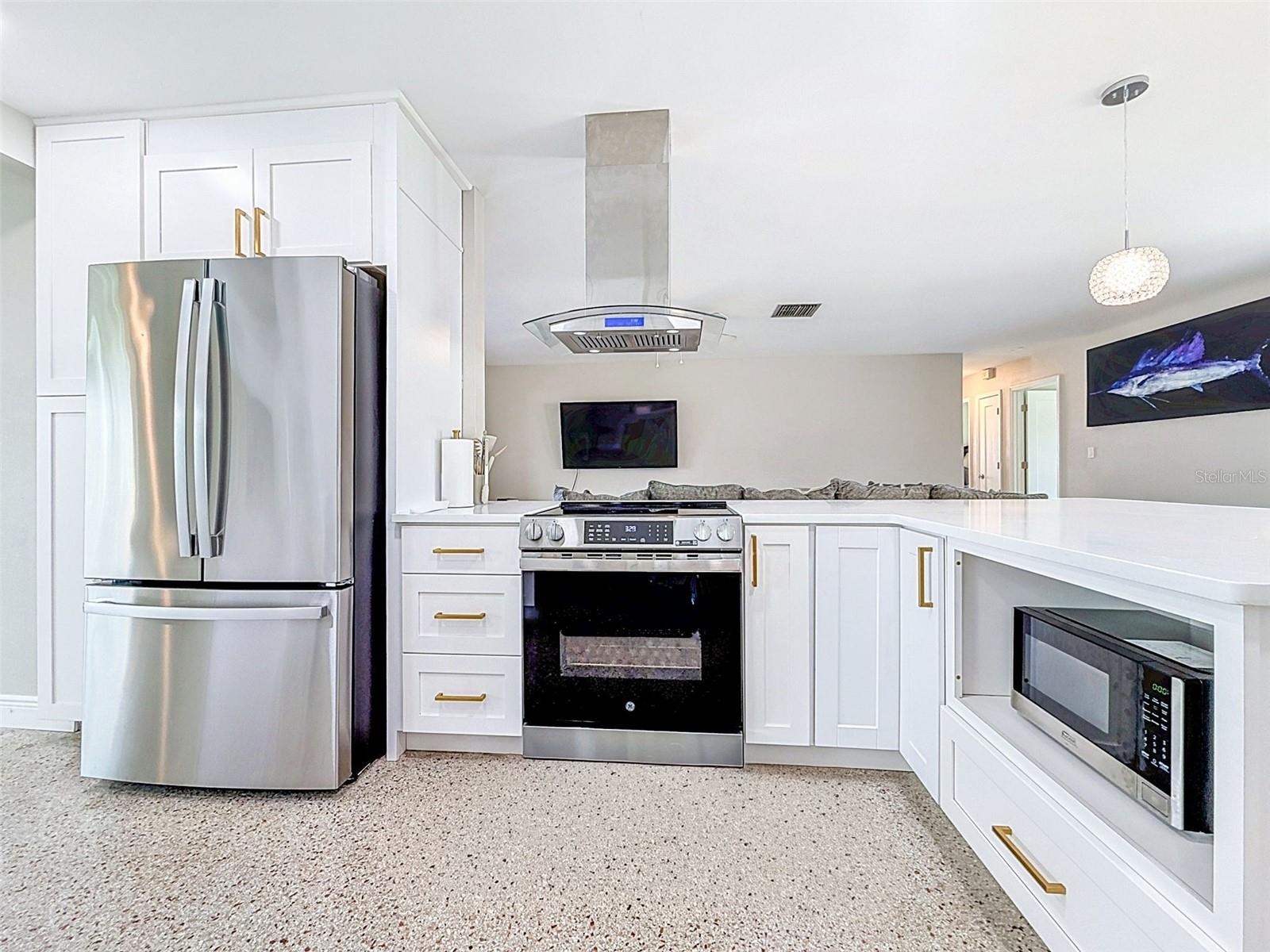 8723 HICKORYWOOD LN — photo 24