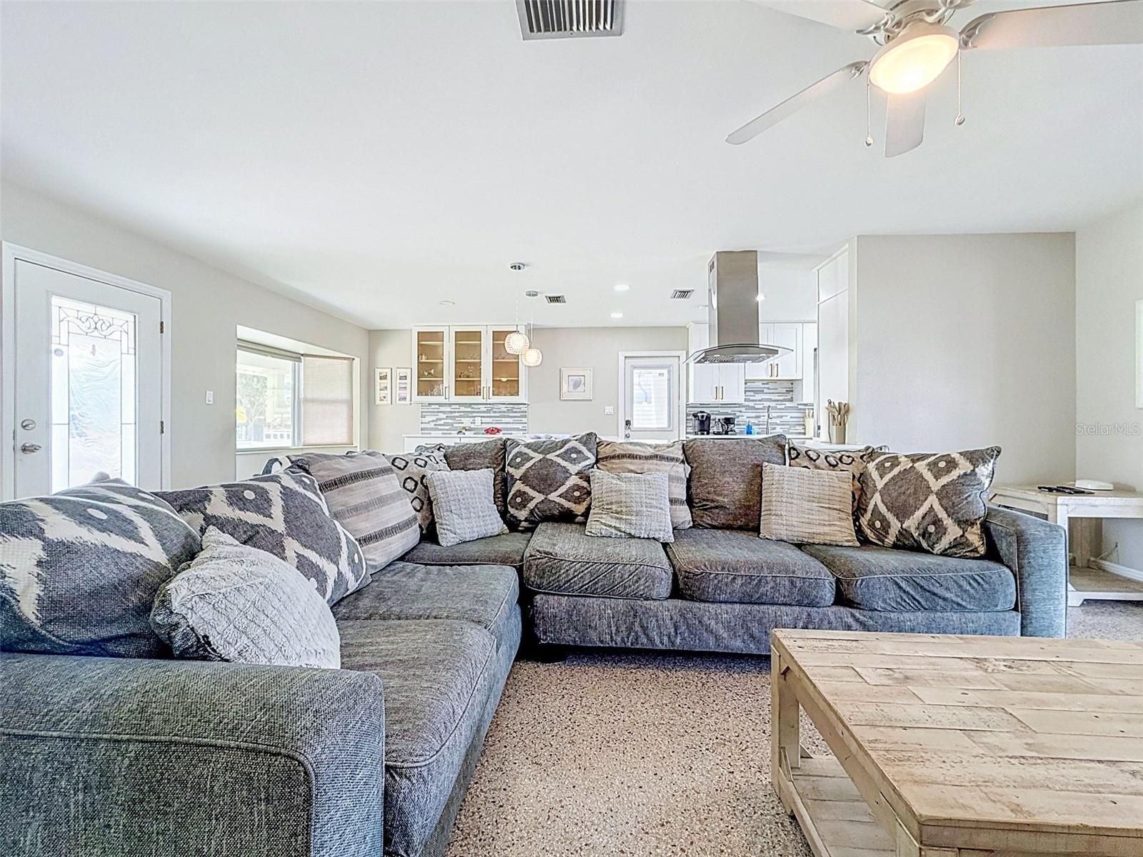 8723 HICKORYWOOD LN — photo 27