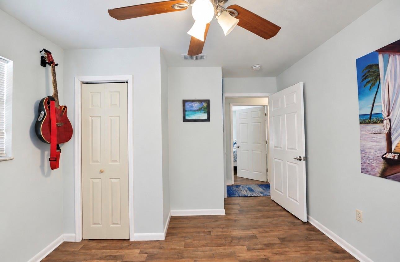 614 LYNDHURST ST — photo 24
