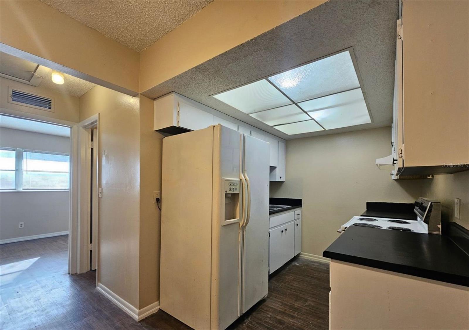 201 NW JEFFERSON CIR N #2 — photo 4