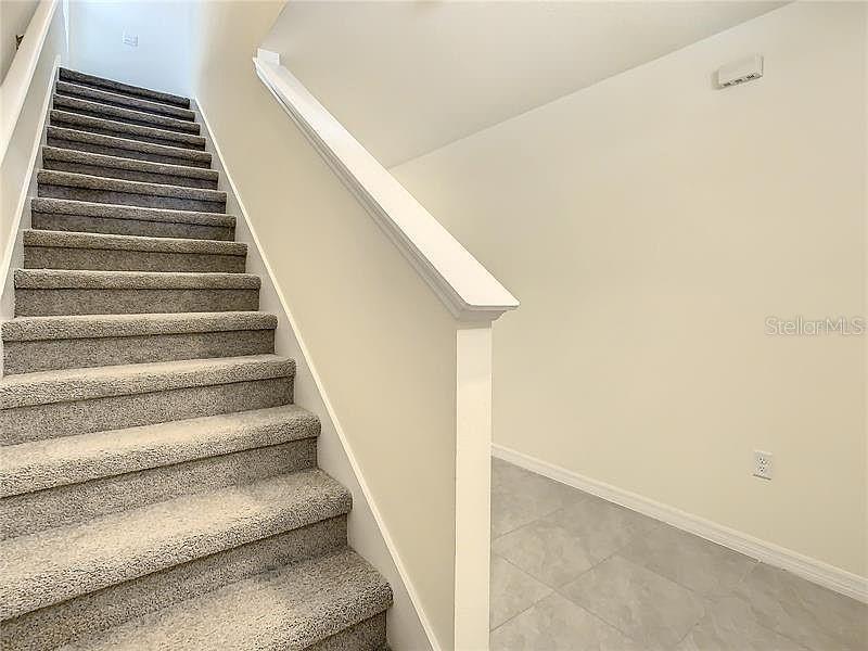 17016 OVAL RUM DR — photo 32