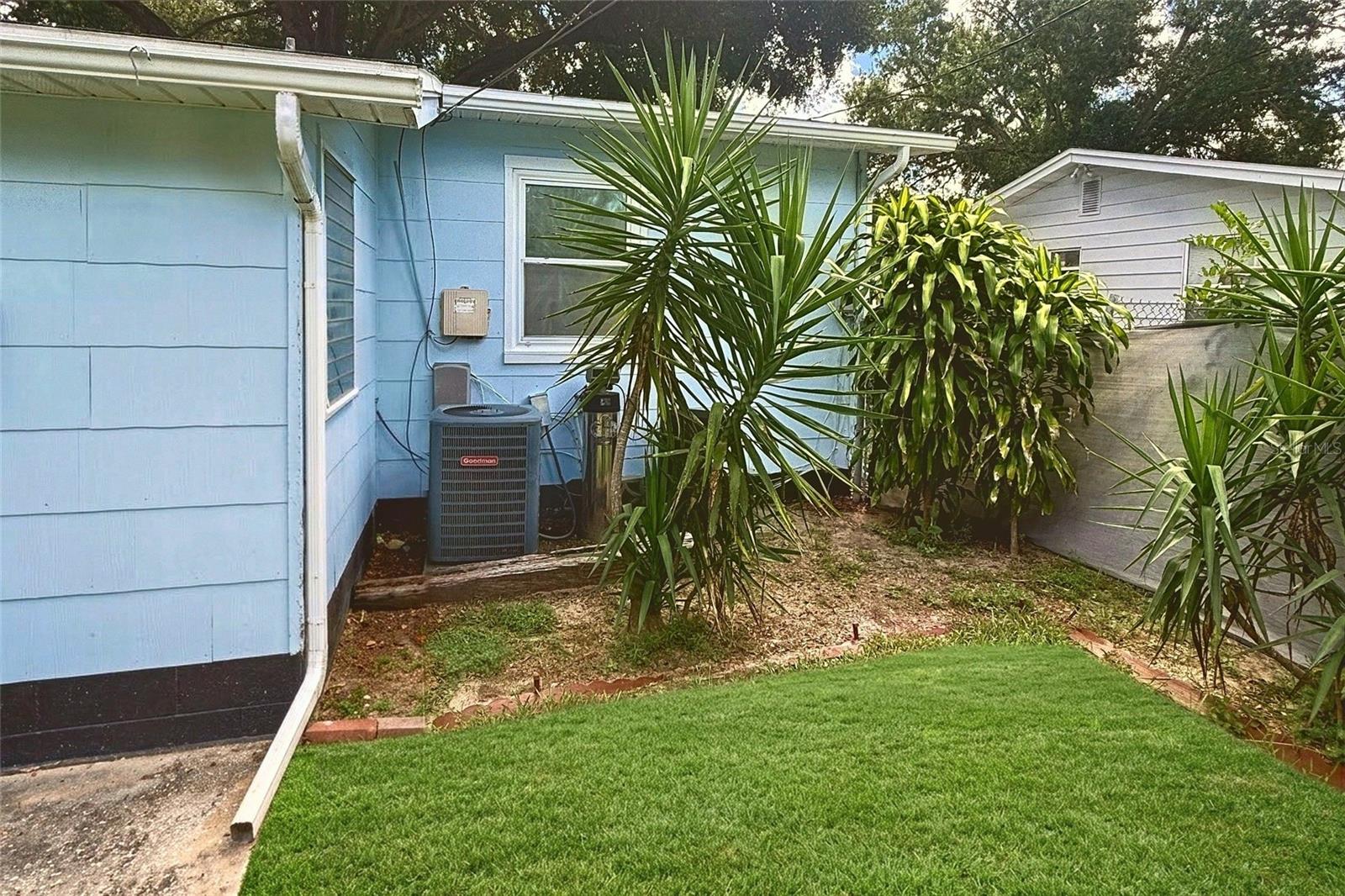 4480 NEWARK ST N — photo 35