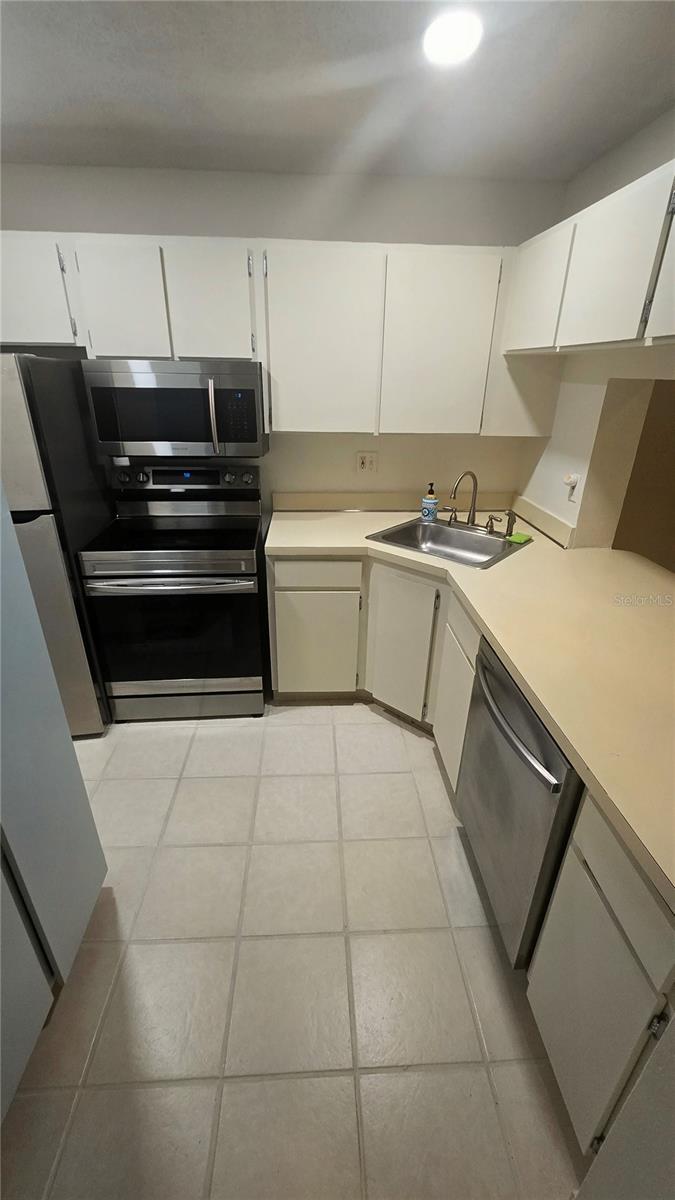 1236 PINE RIDGE CIR W #G3 — photo 5