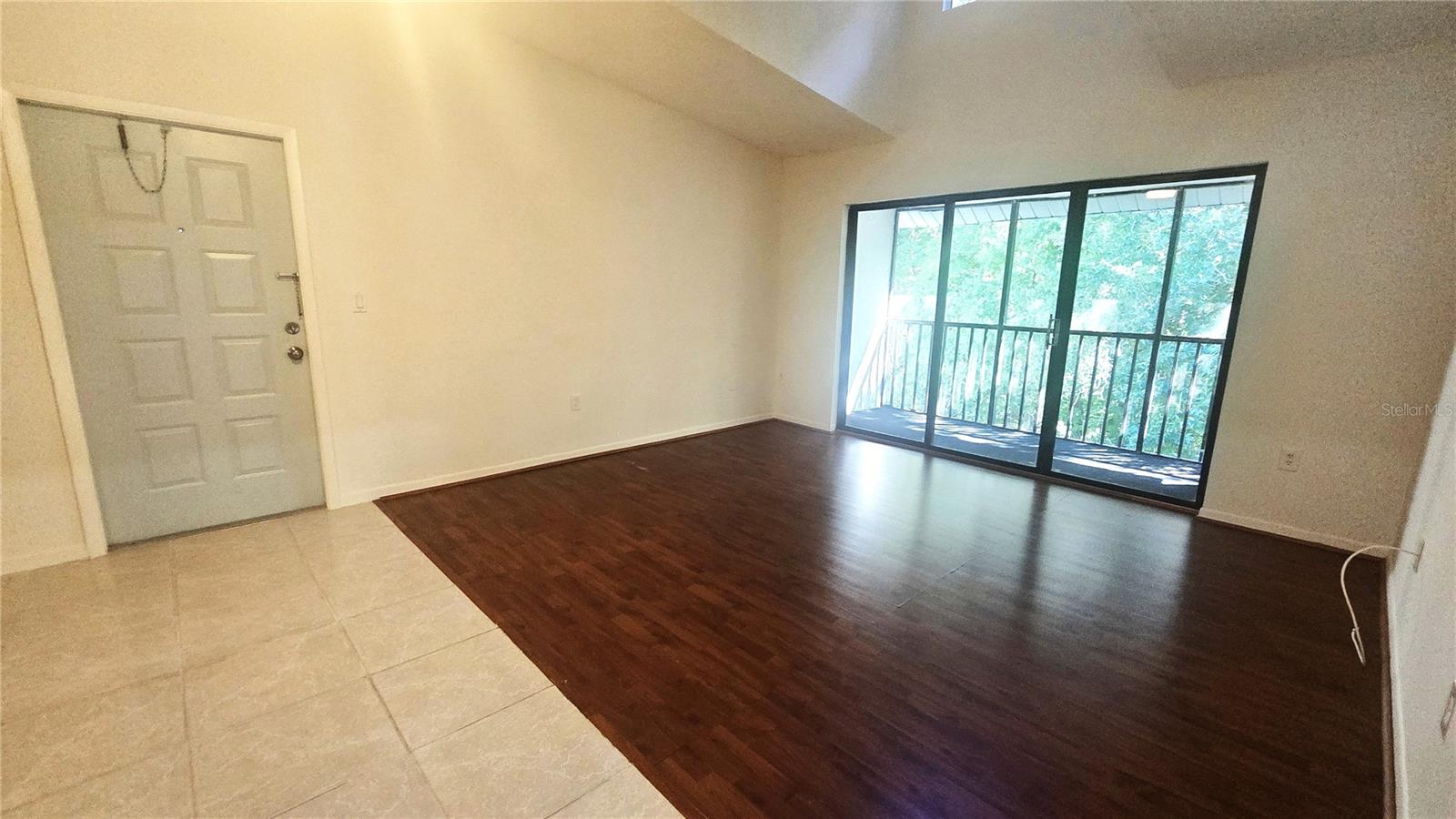 1236 PINE RIDGE CIR W #G3 — photo 3