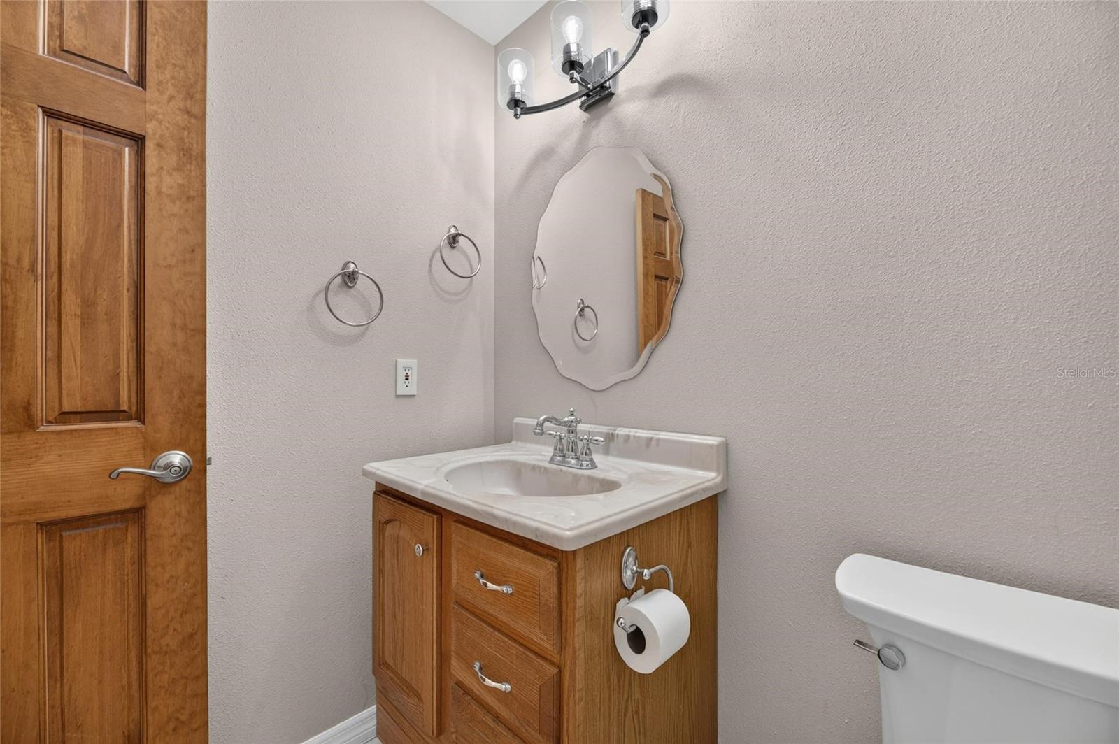 906 CUTLER DR — photo 25