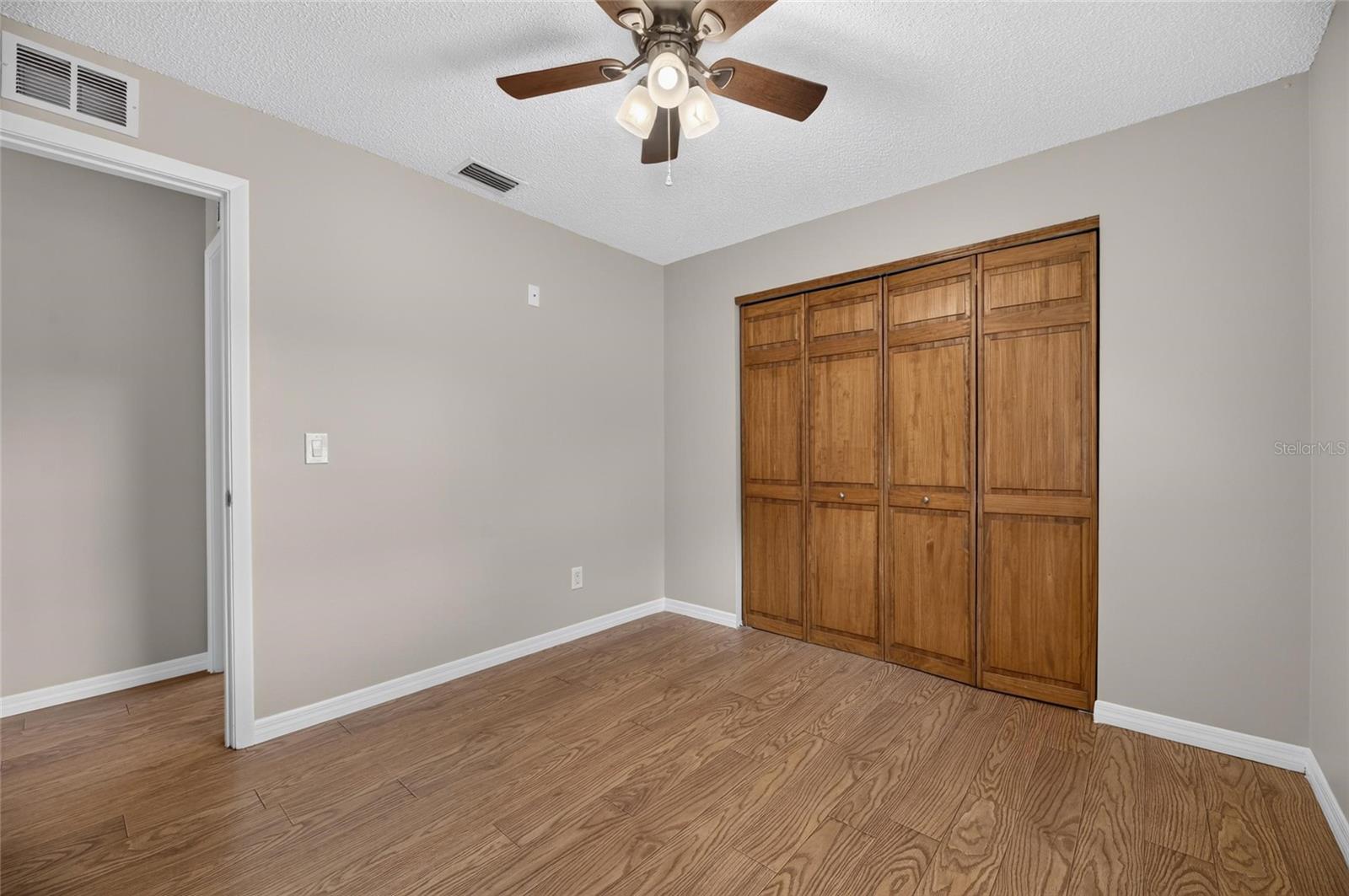 906 CUTLER DR — photo 38