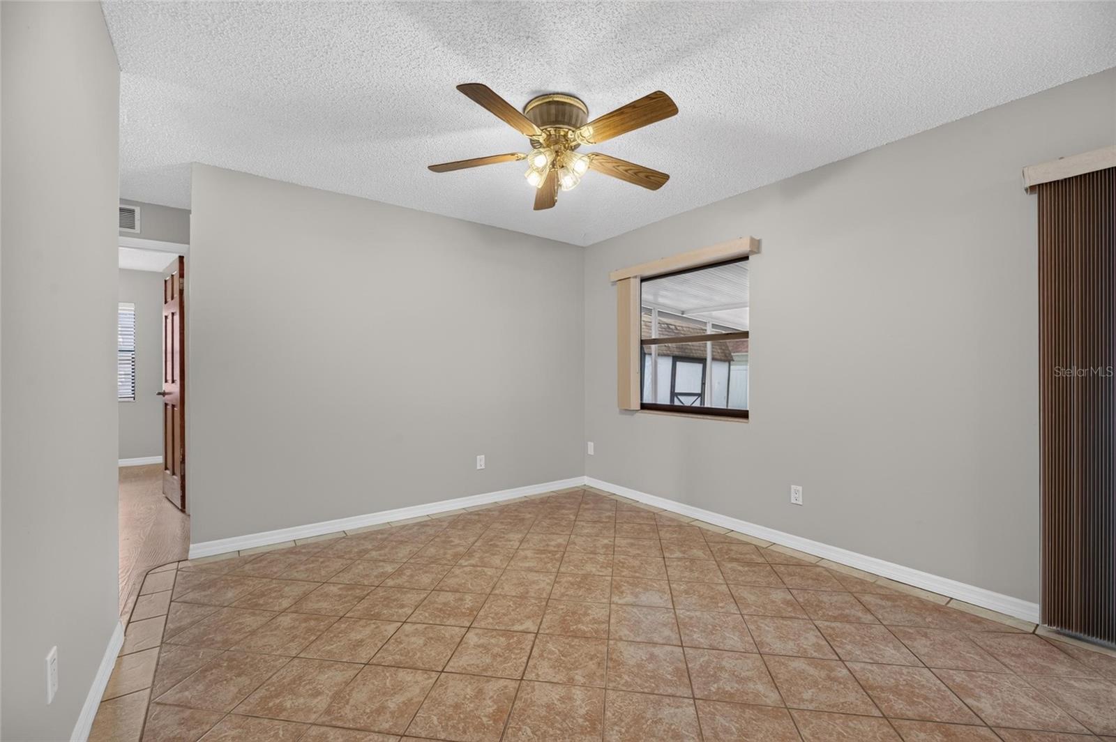 906 CUTLER DR — photo 15