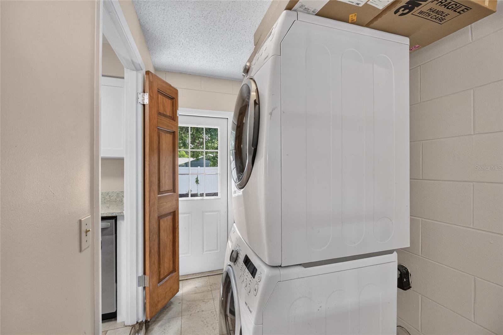 906 CUTLER DR — photo 39