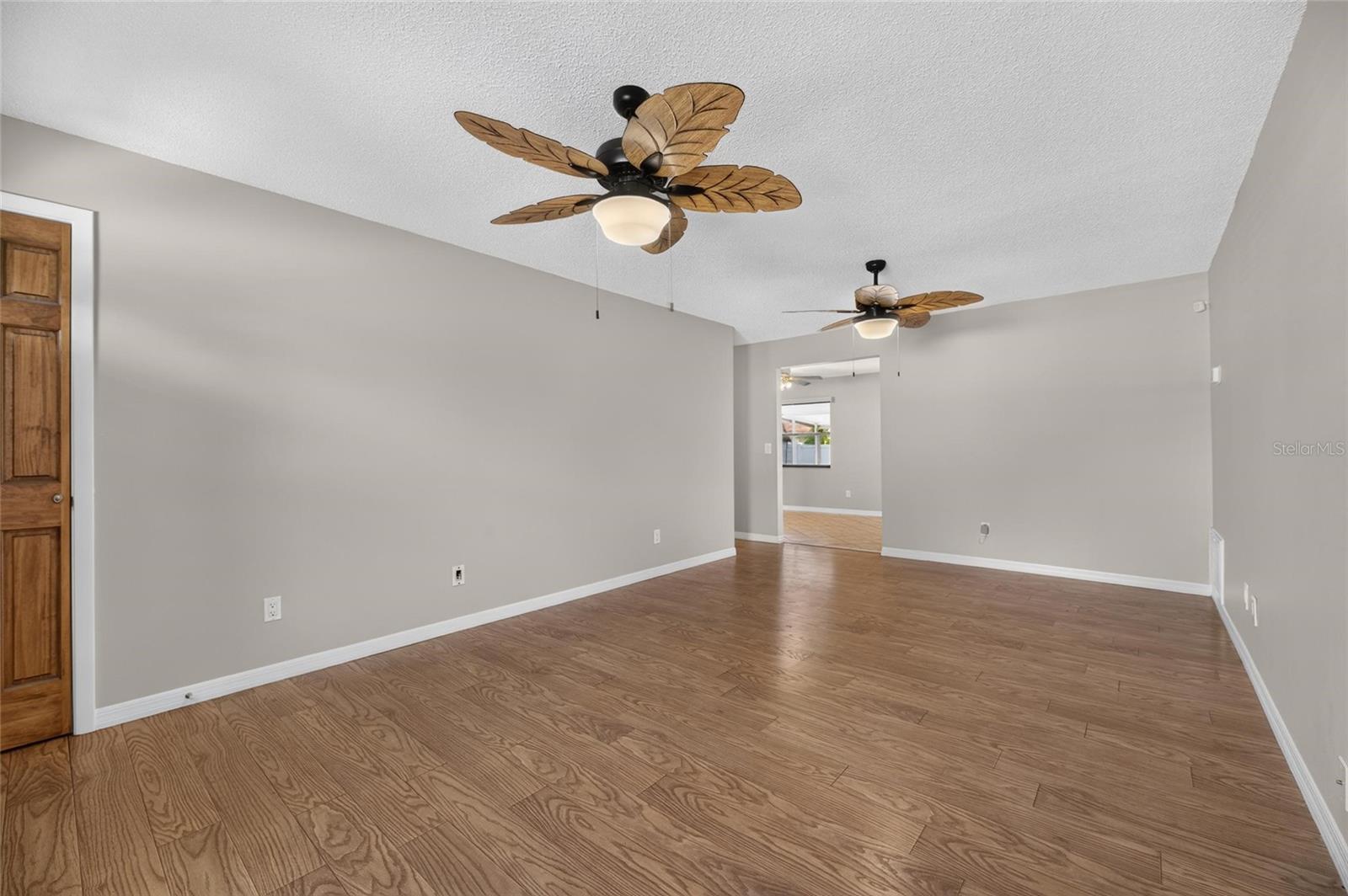 906 CUTLER DR — photo 11