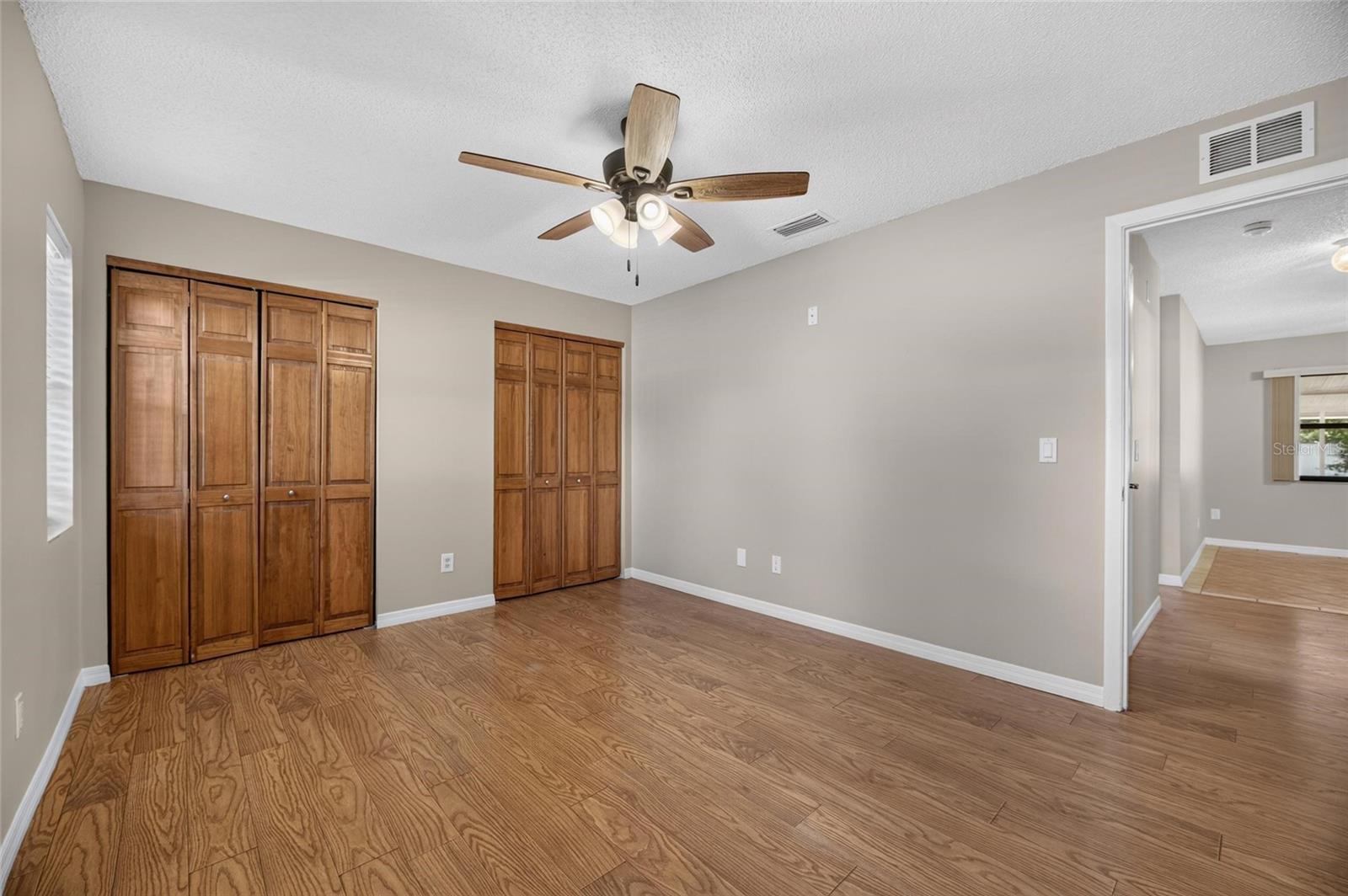 906 CUTLER DR — photo 28