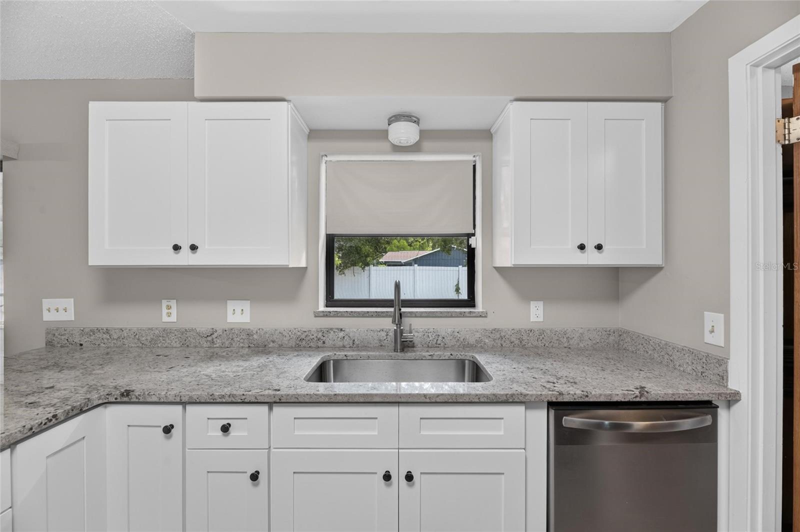 906 CUTLER DR — photo 21