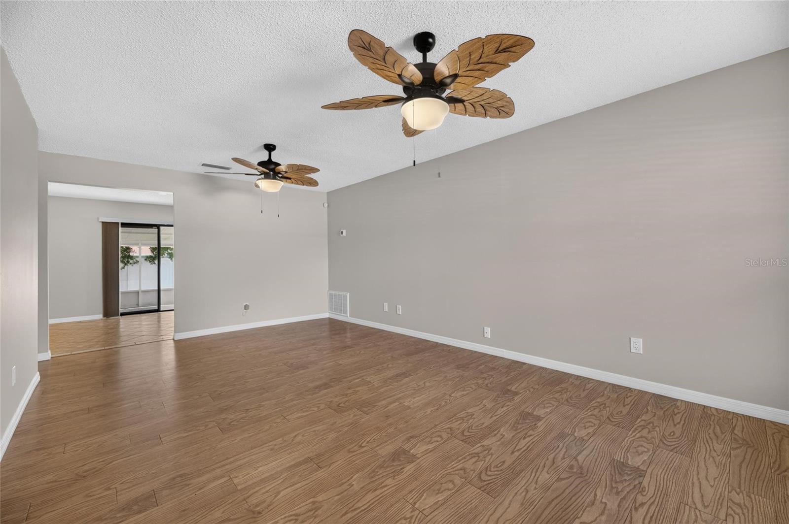 906 CUTLER DR — photo 10