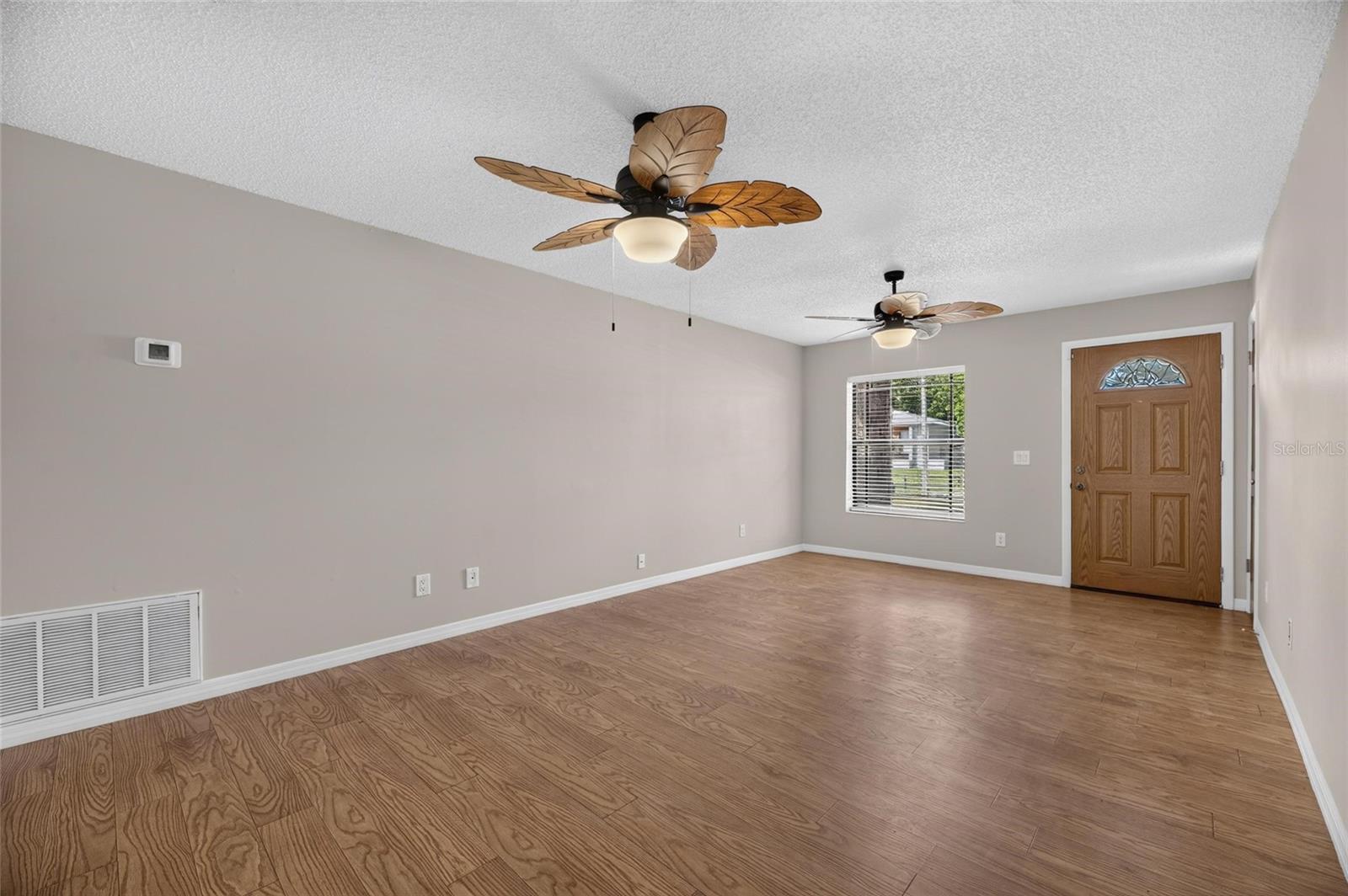 906 CUTLER DR — photo 9