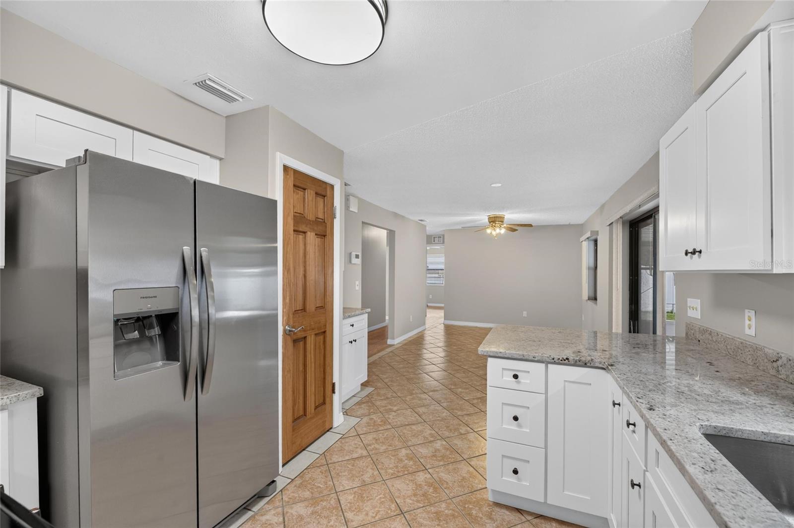 906 CUTLER DR — photo 18