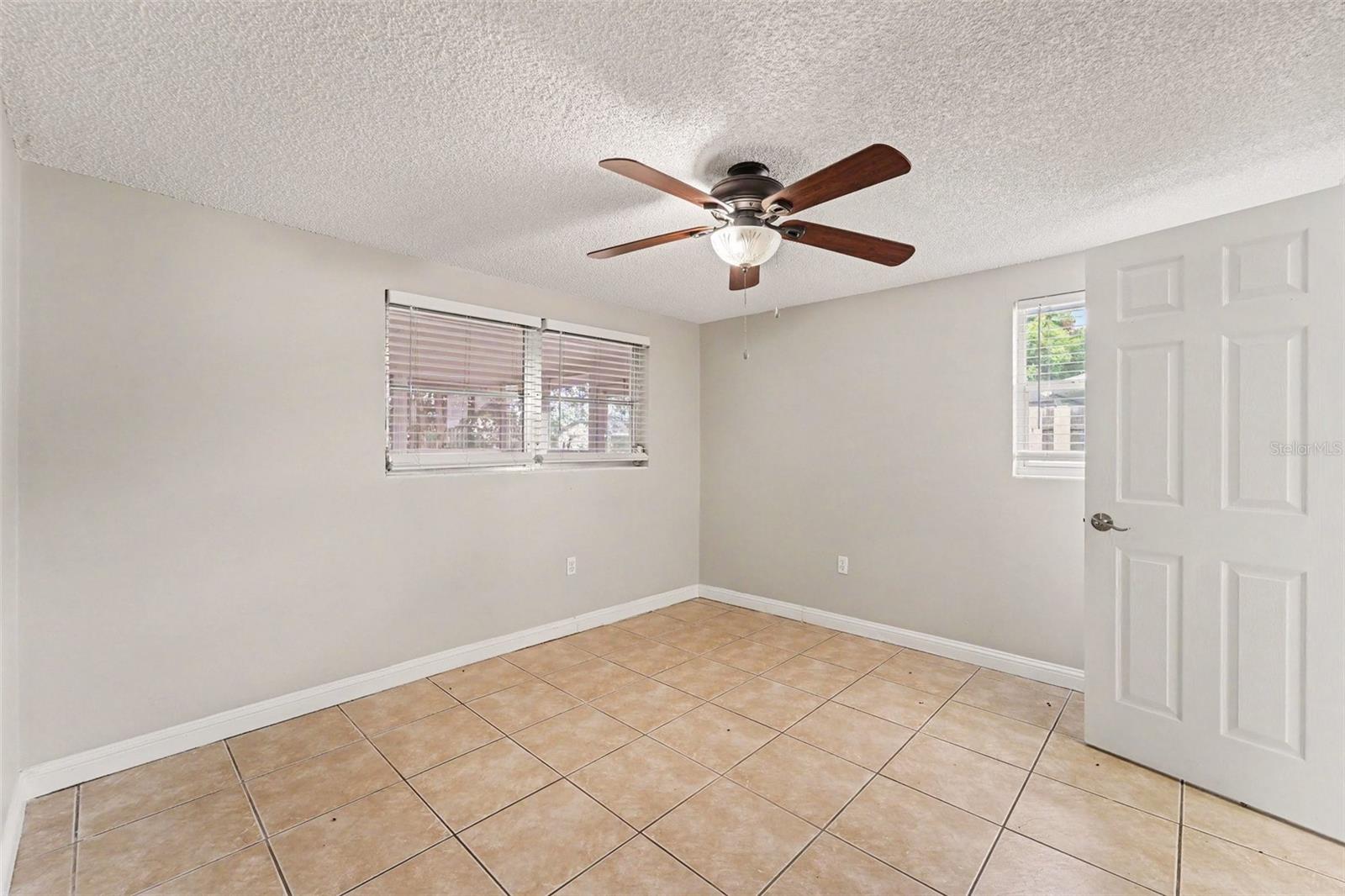 10525 OLEANDER DR — photo 14