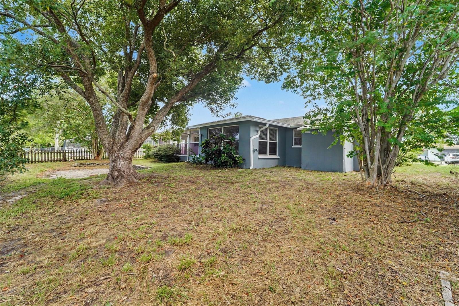 10525 OLEANDER DR — photo 18