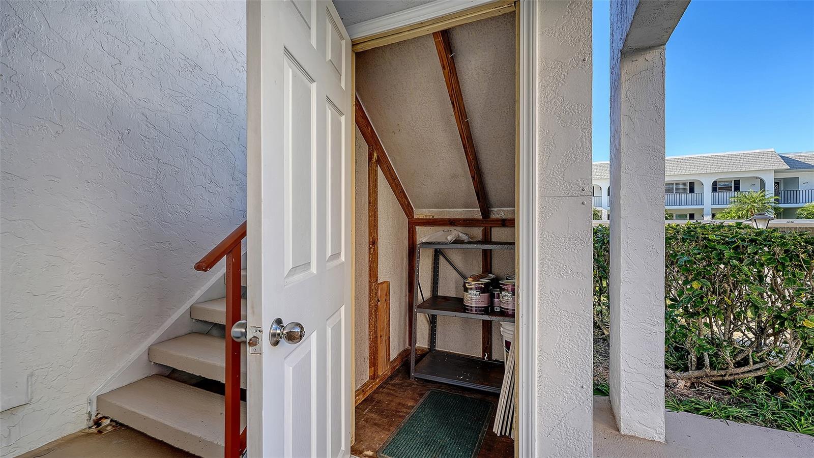 4868 INDEPENDENCE DR — photo 33