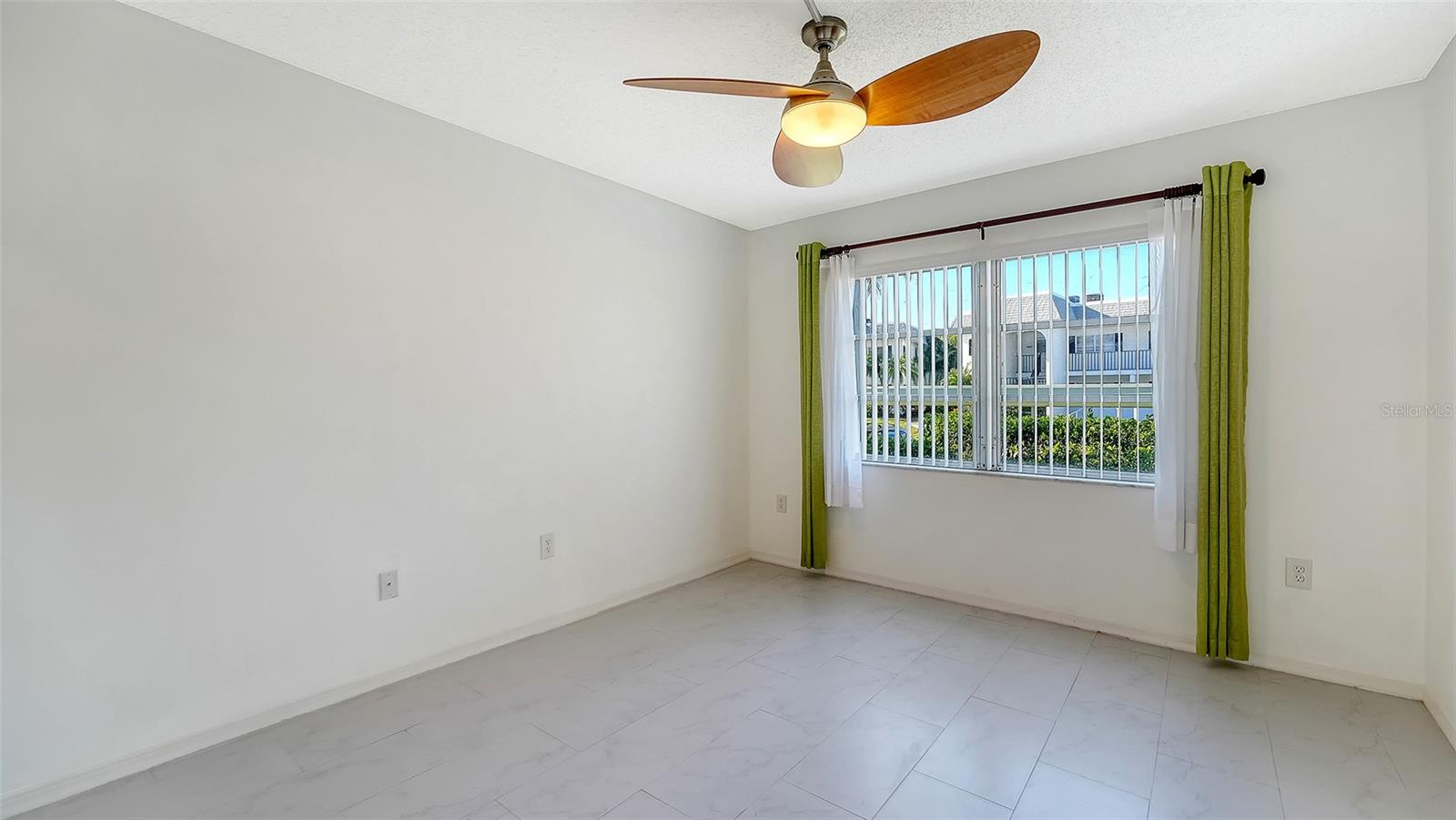 4868 INDEPENDENCE DR — photo 29