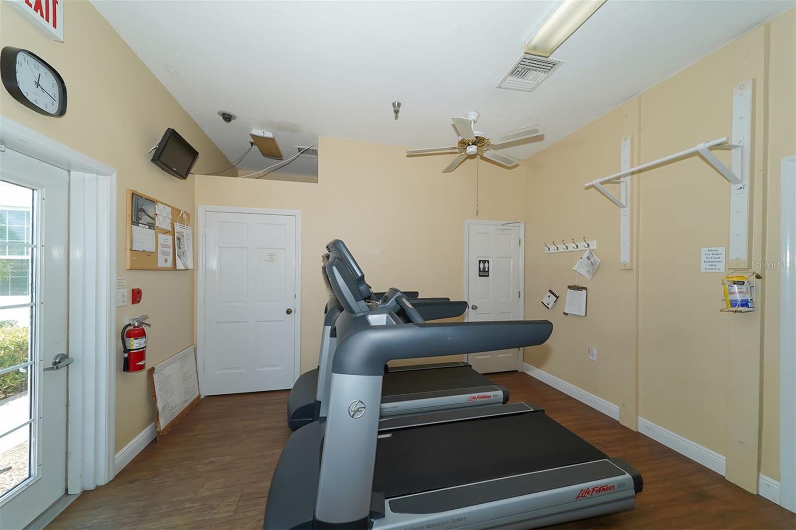 4868 INDEPENDENCE DR — photo 55