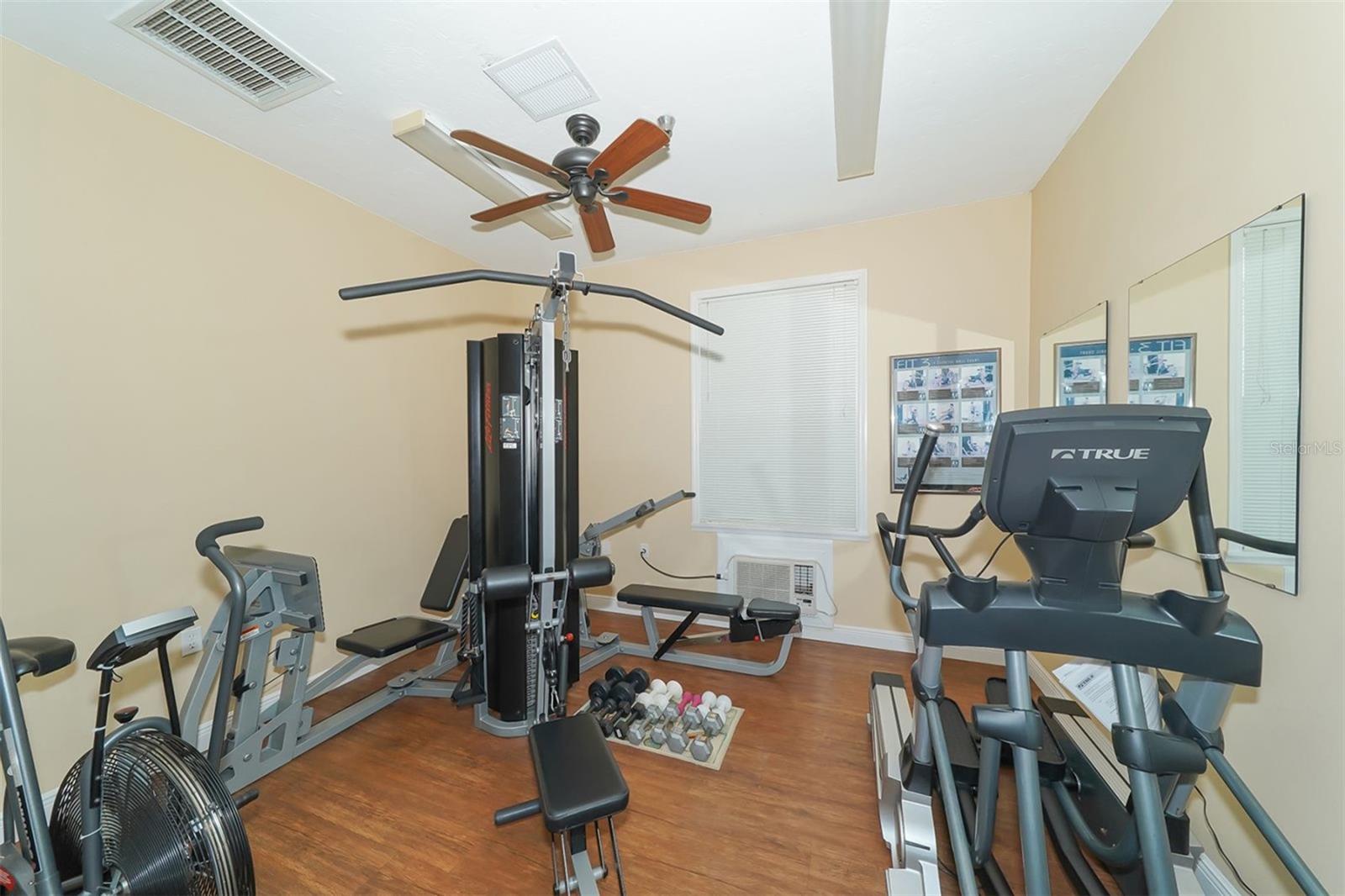 4868 INDEPENDENCE DR — photo 54