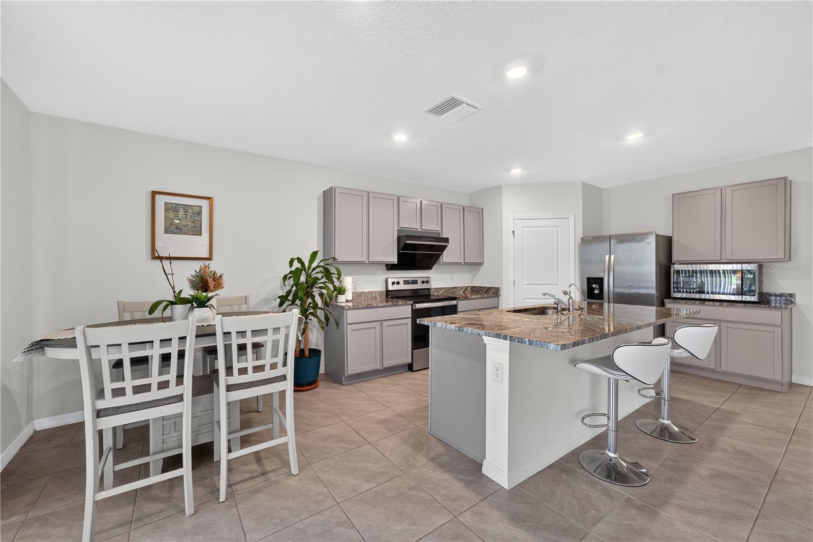 8379 ENDER HILLS DR — photo 6