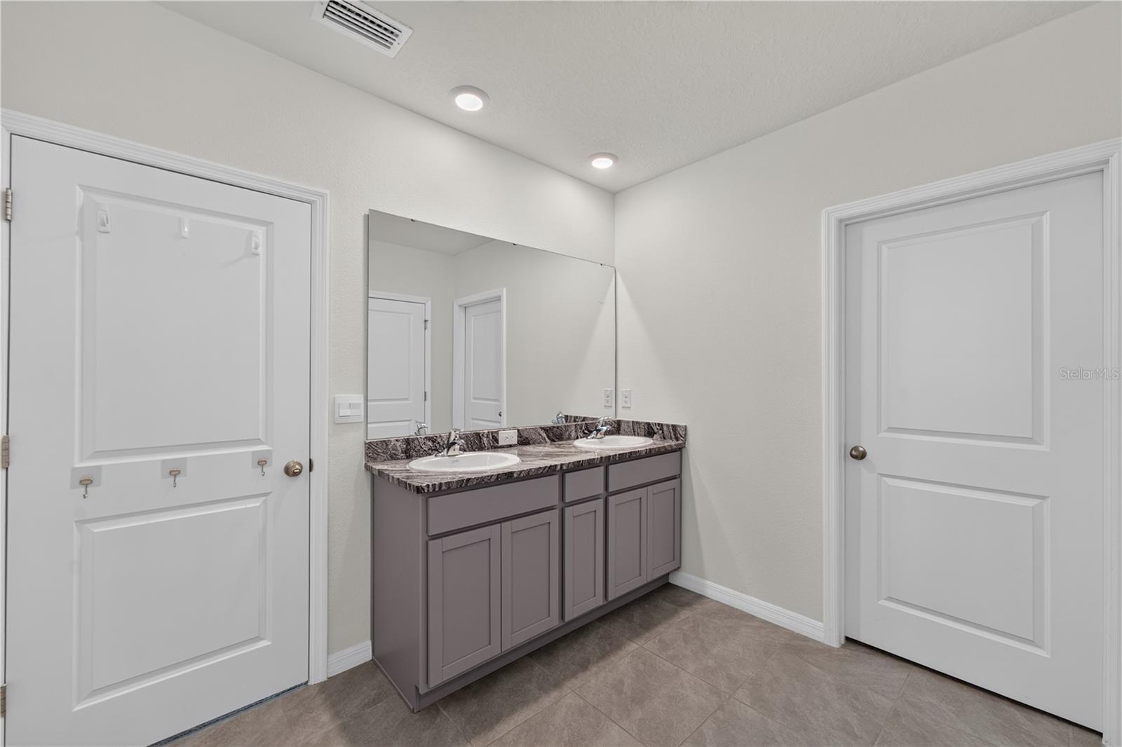 8379 ENDER HILLS DR — photo 22
