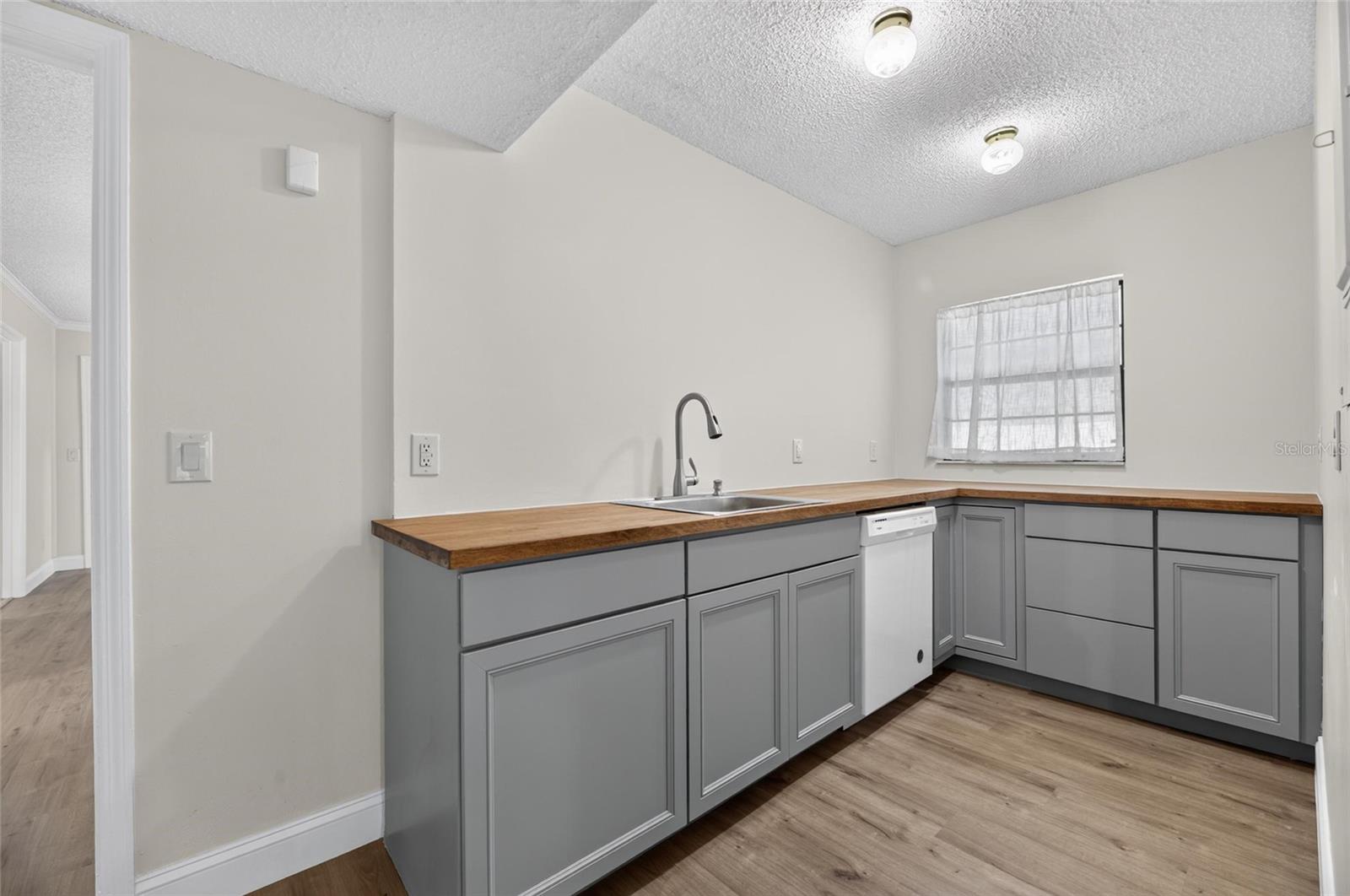 12603 LAKE HILLS DR — photo 27