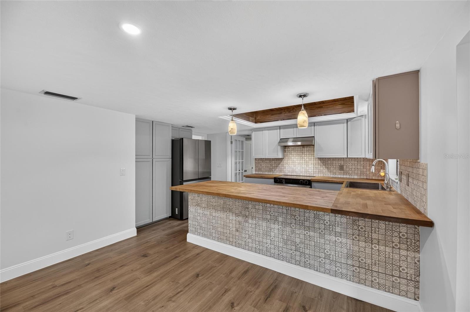 12603 LAKE HILLS DR — photo 22