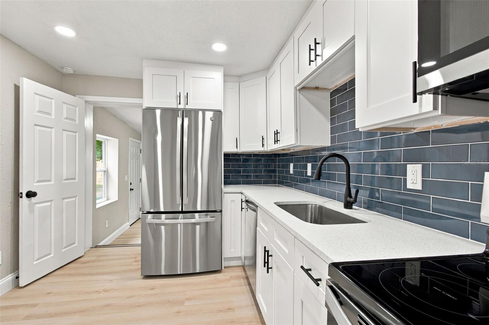 4216 N SANDALWOOD CIR — photo 11
