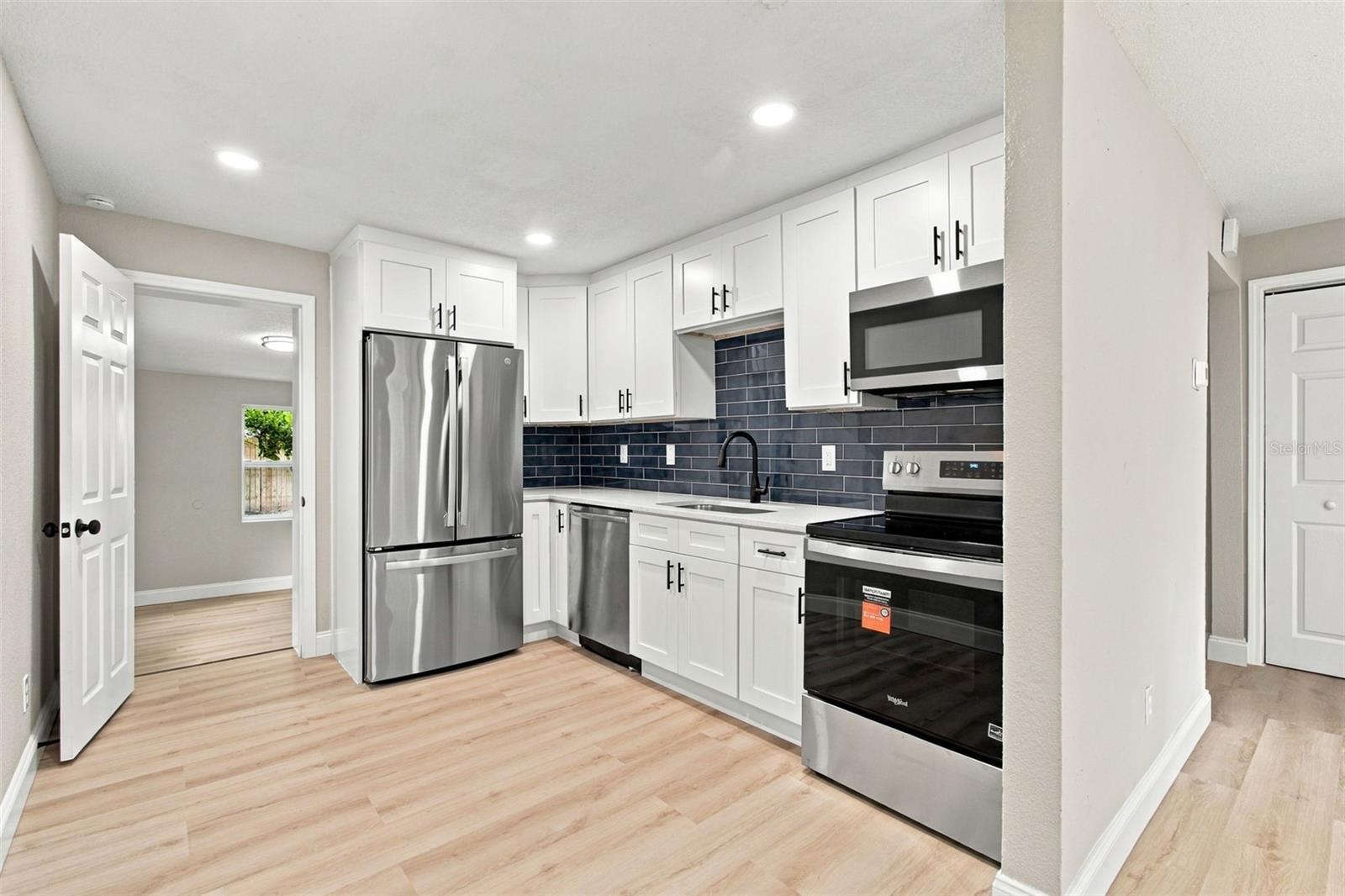 4216 N SANDALWOOD CIR — photo 10