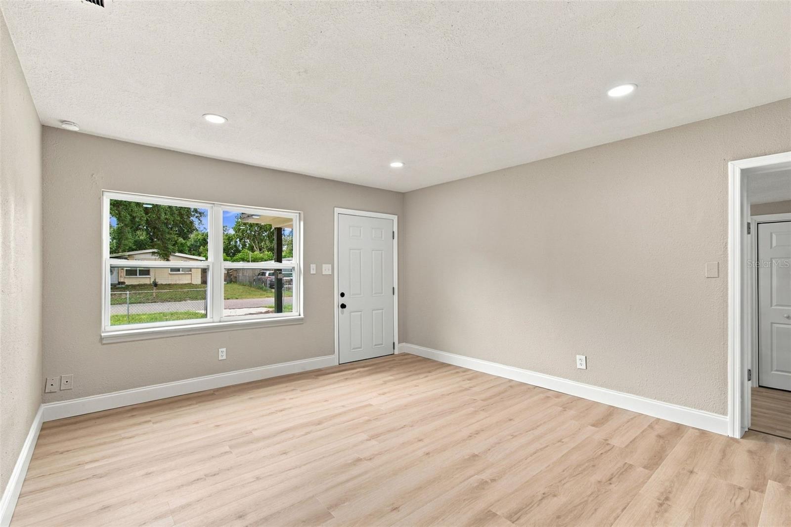 4216 N SANDALWOOD CIR — photo 7