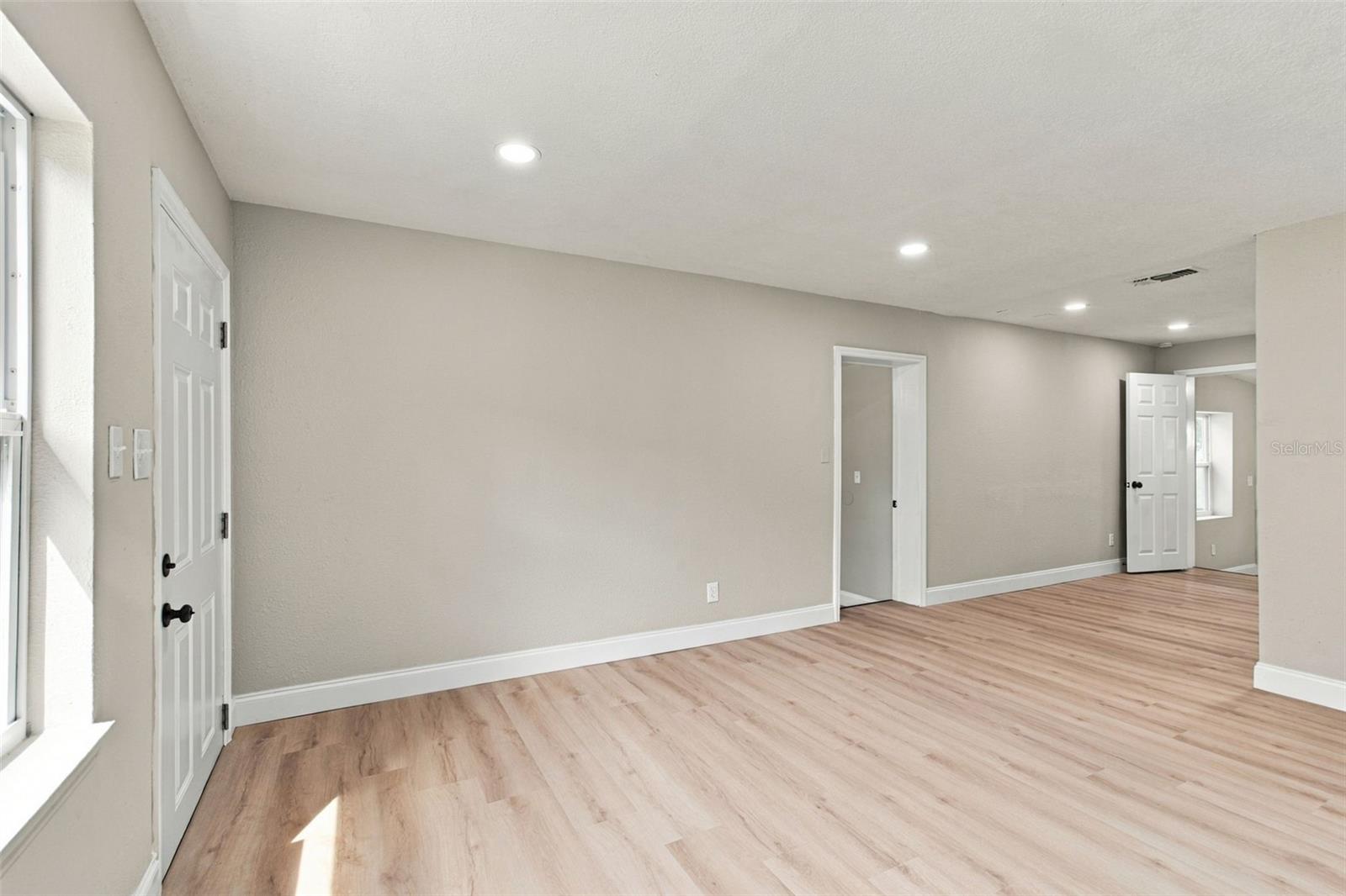 4216 N SANDALWOOD CIR — photo 9