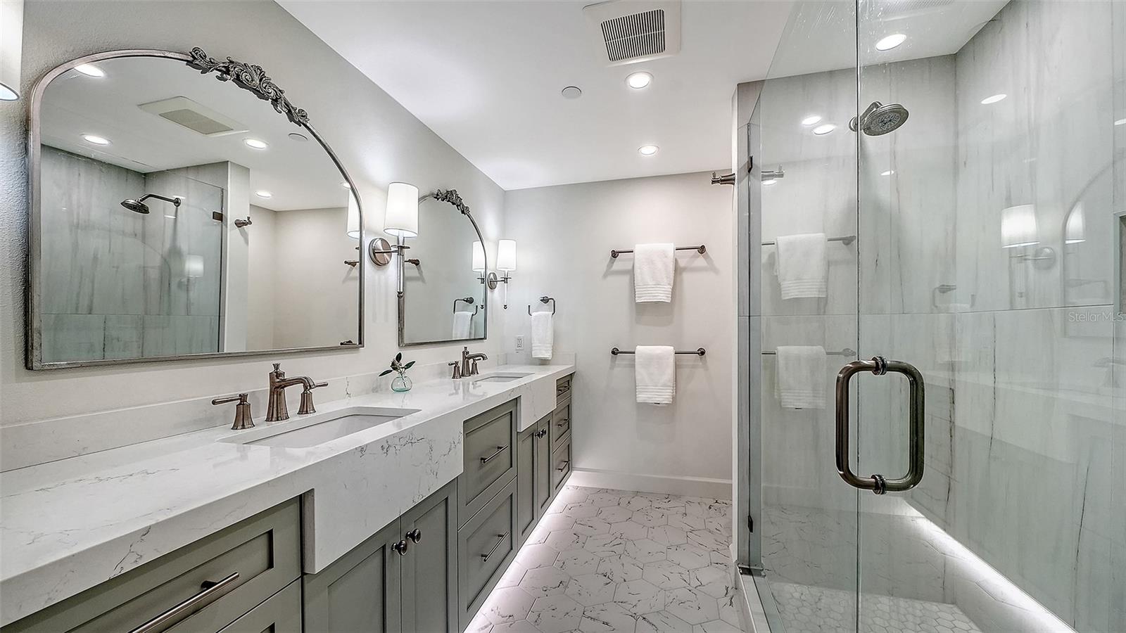 1102 BENJAMIN FRANKLIN DR #810 — photo 40
