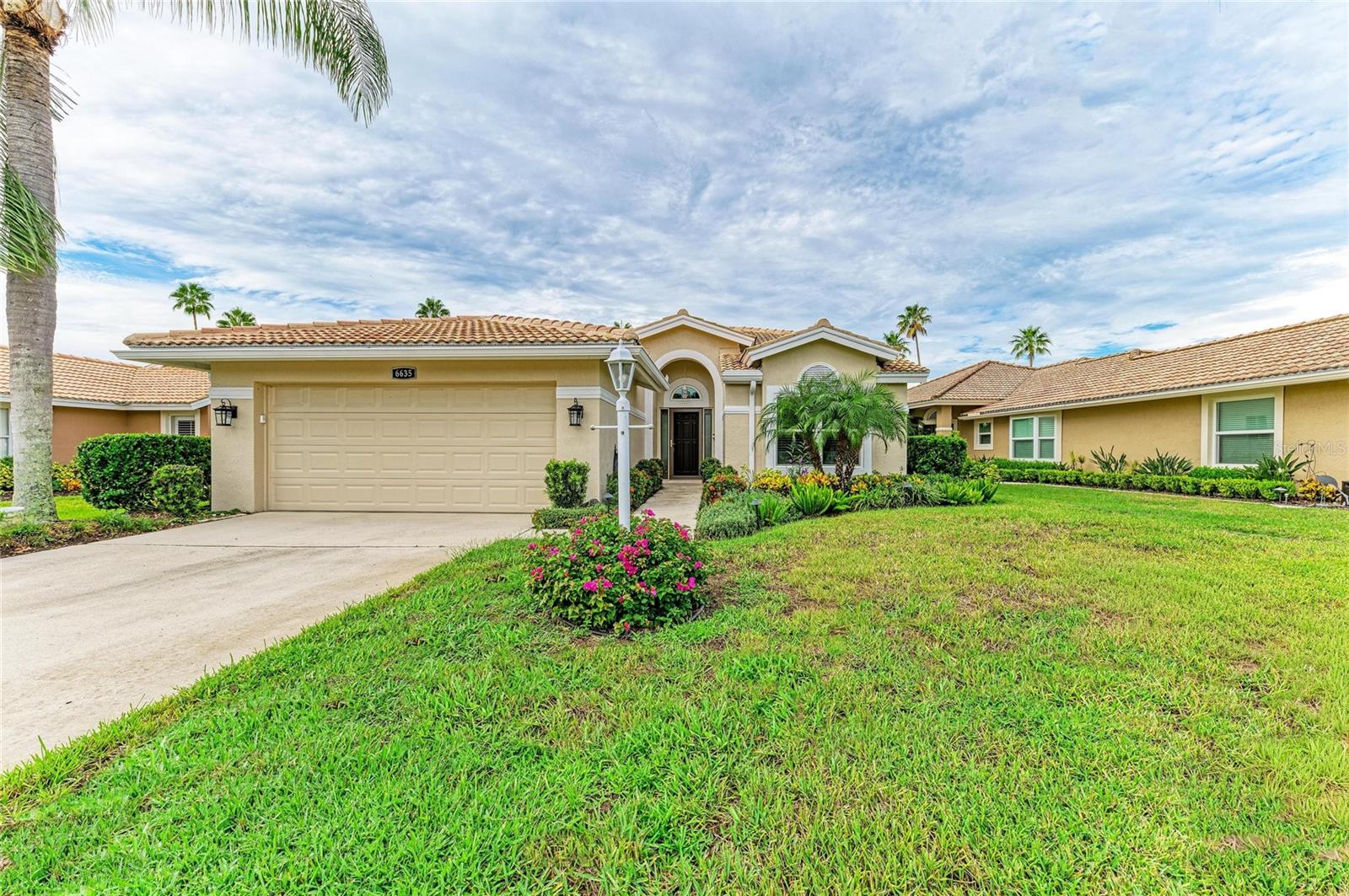 6635 OAKBROOKE CIR — photo 3