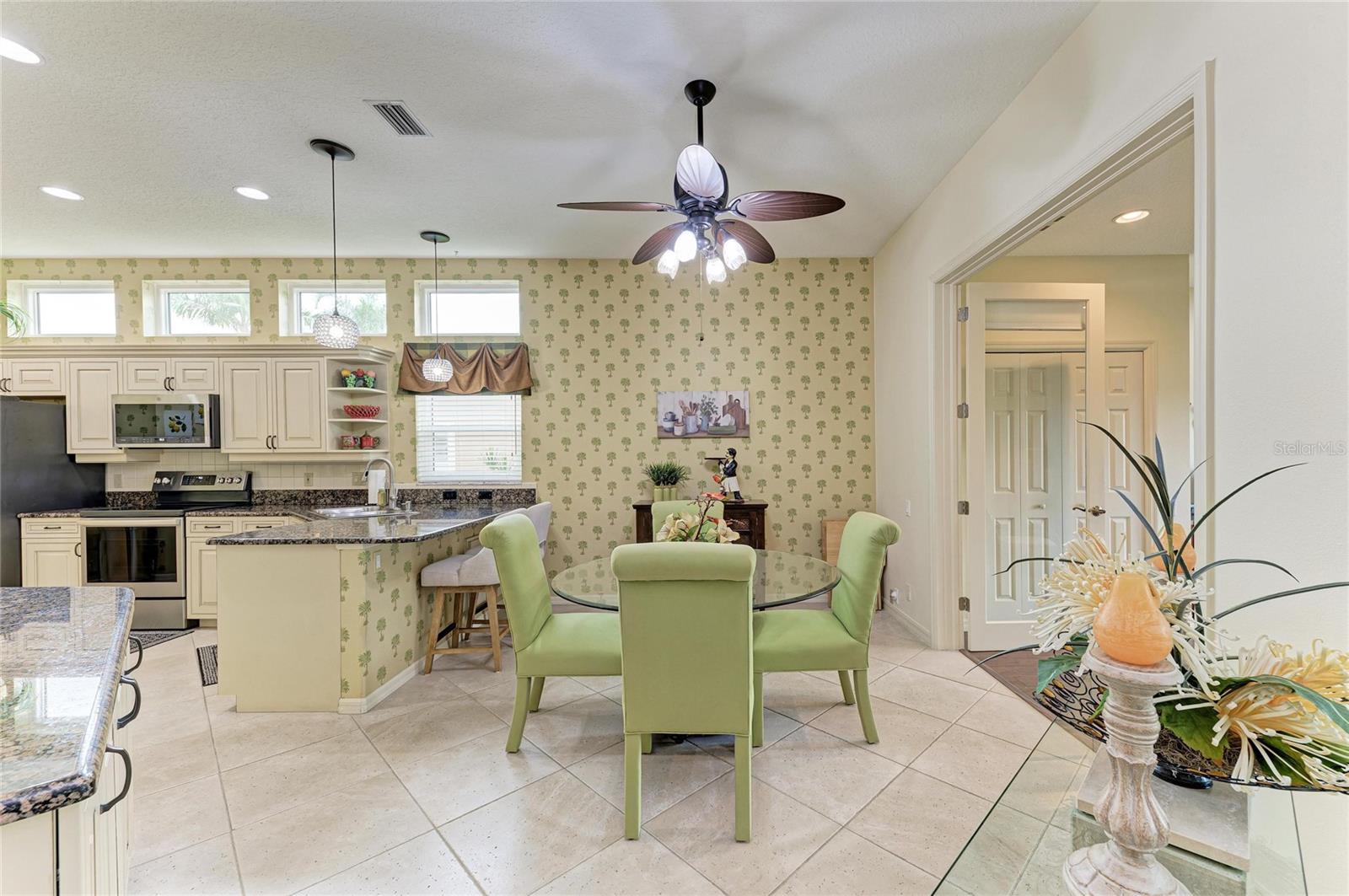 6635 OAKBROOKE CIR — photo 12
