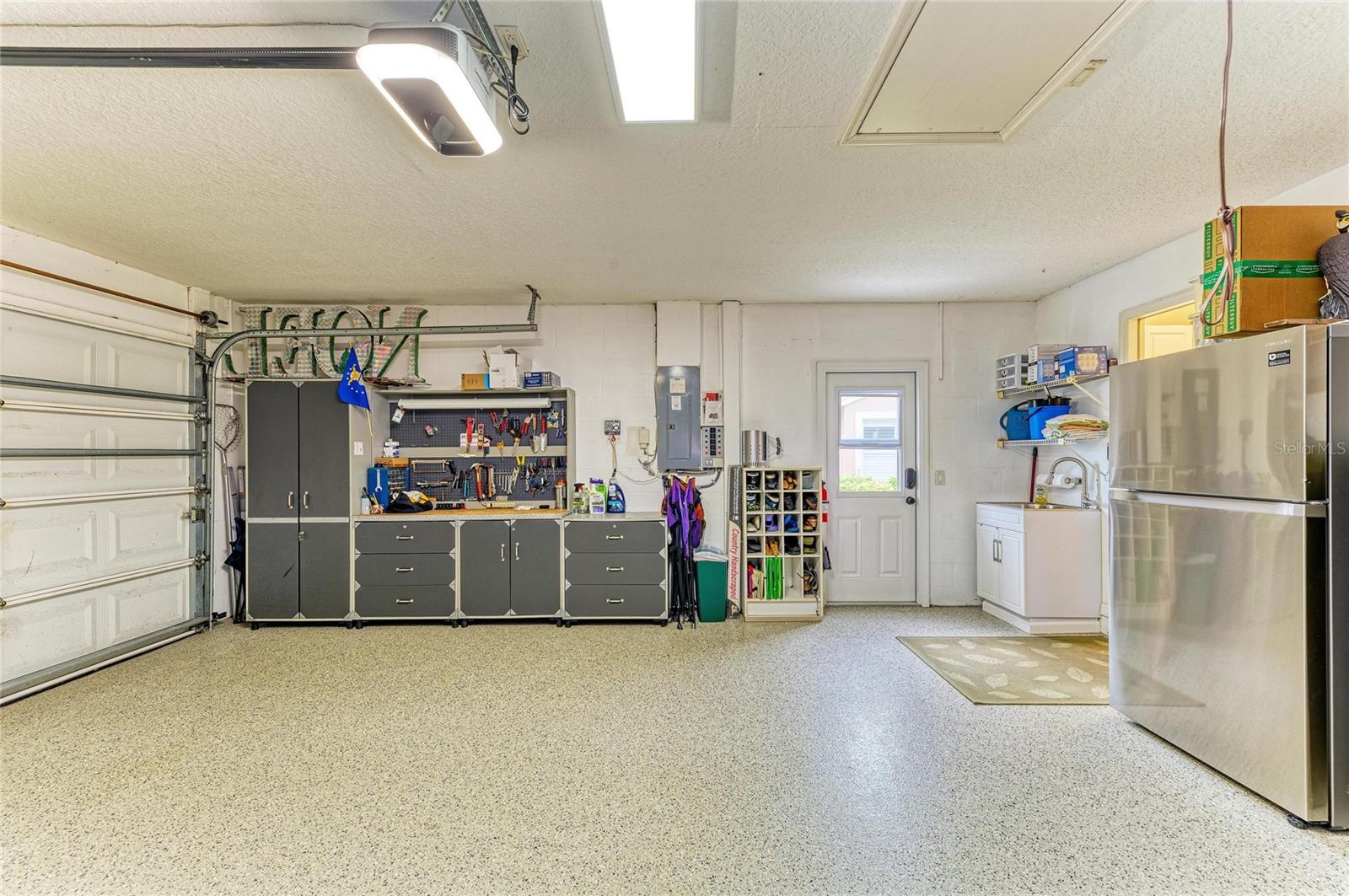 6635 OAKBROOKE CIR — photo 30