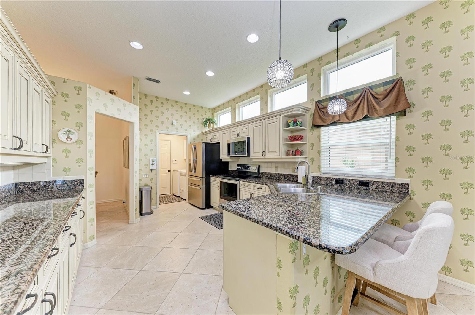 6635 OAKBROOKE CIR — photo 13