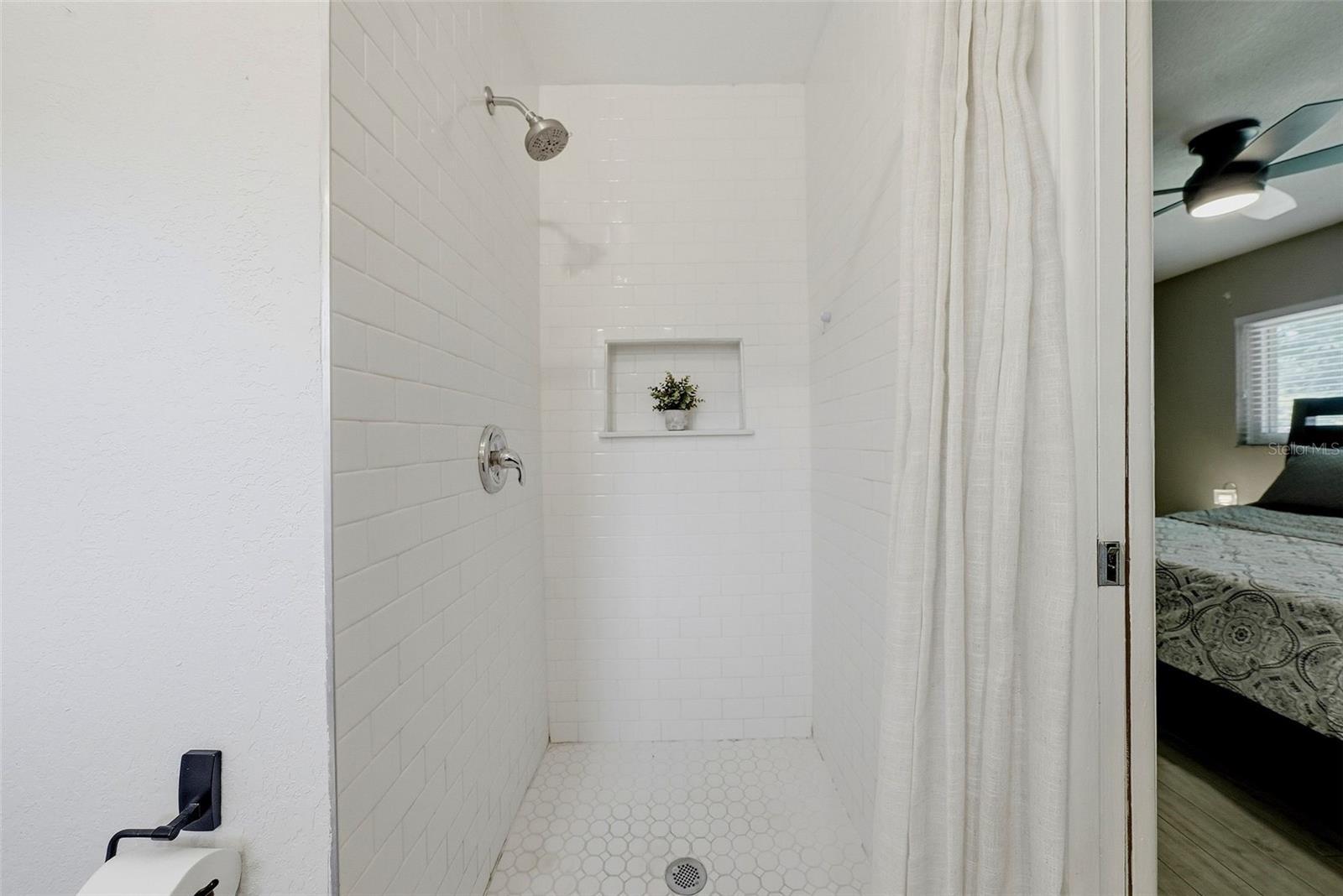 6675 COLONY DR S — photo 36