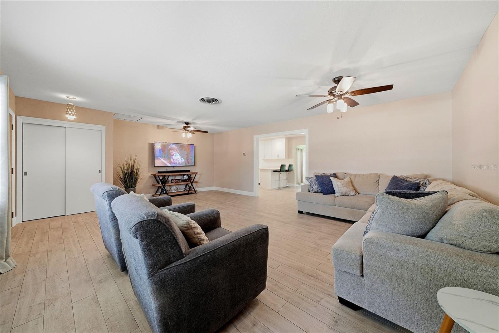 6675 COLONY DR S — photo 16