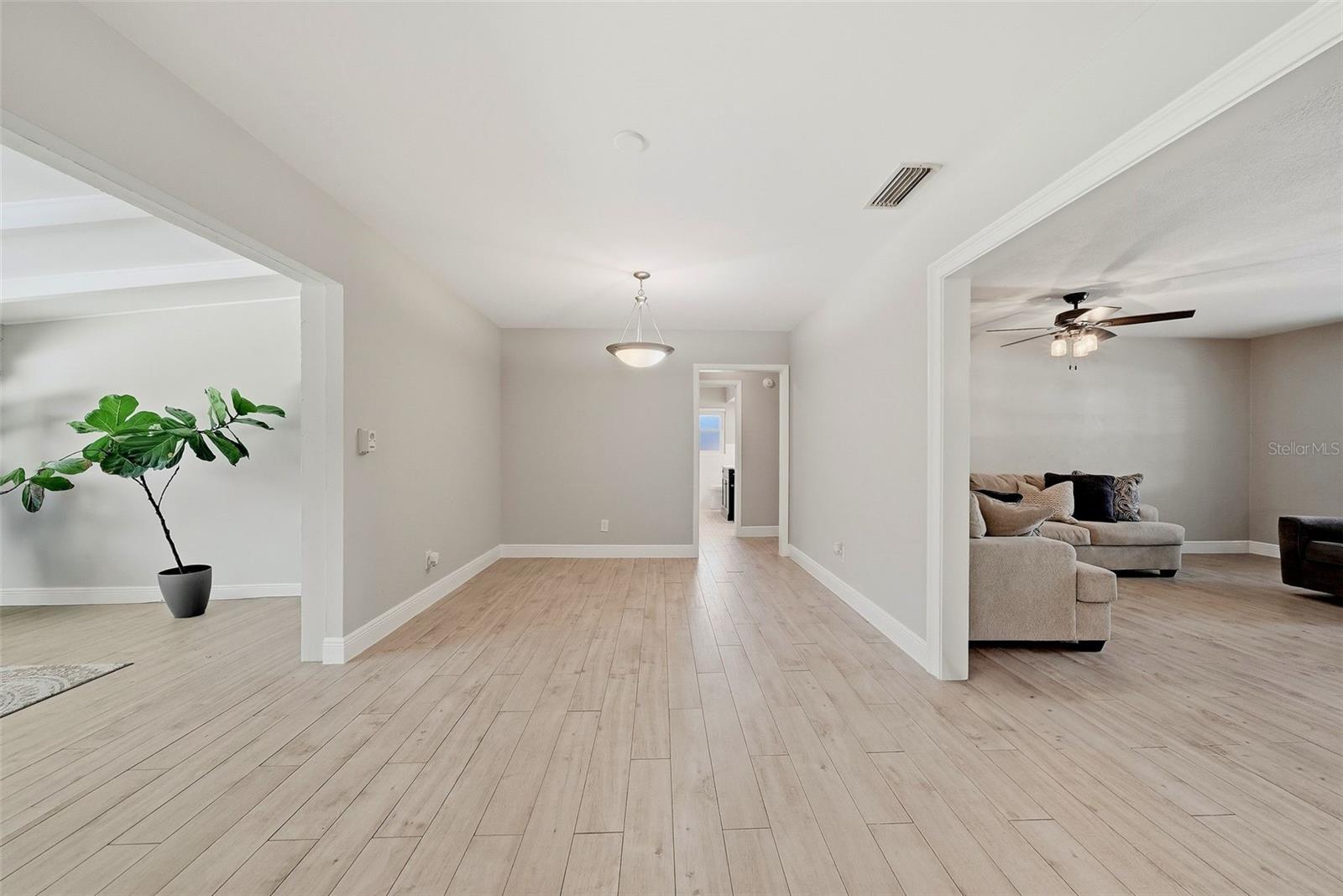6675 COLONY DR S — photo 8