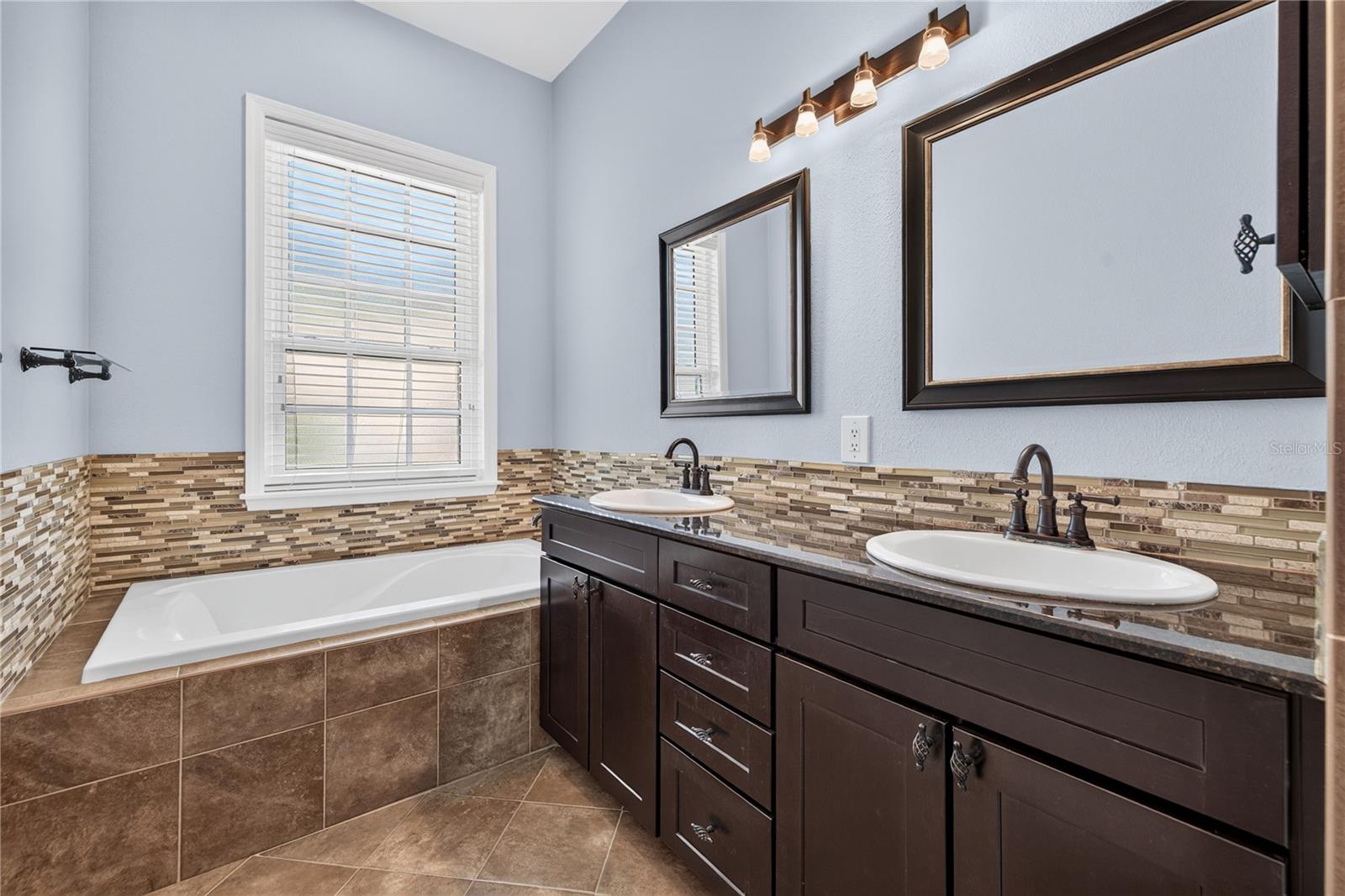 2908 HANSEN MANOR LN — photo 26