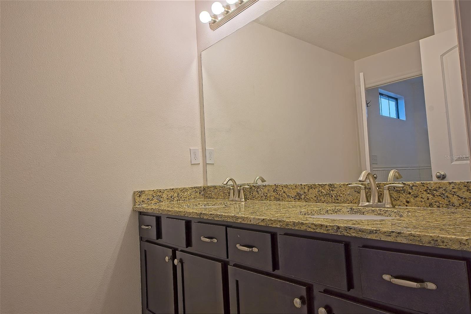 11918 WINTERSET COVE DR — photo 16