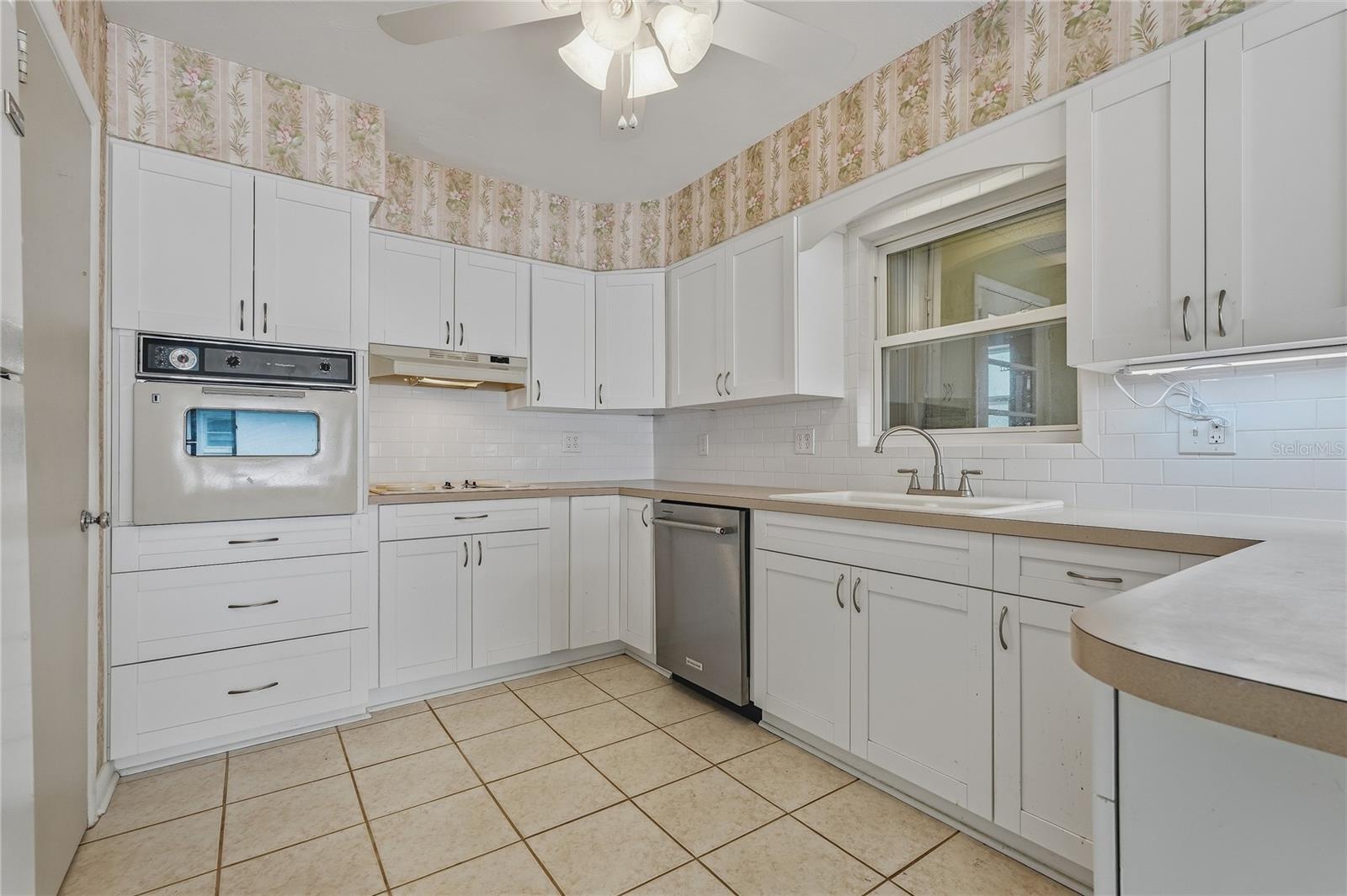 1632 SAN MATEO DR — photo 9