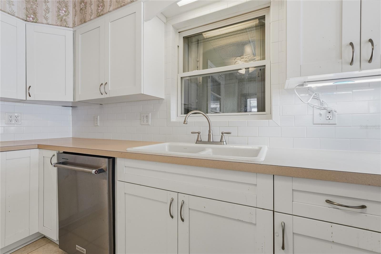 1632 SAN MATEO DR — photo 10
