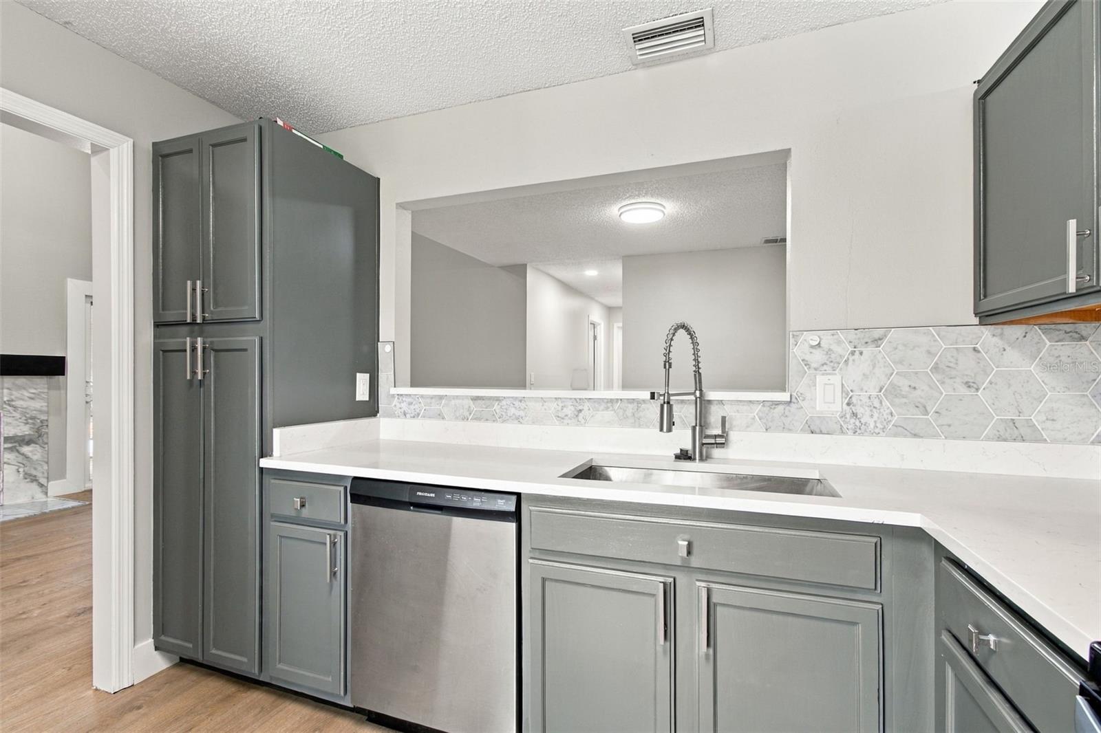 3118 VALLEY OAKS DR — photo 4
