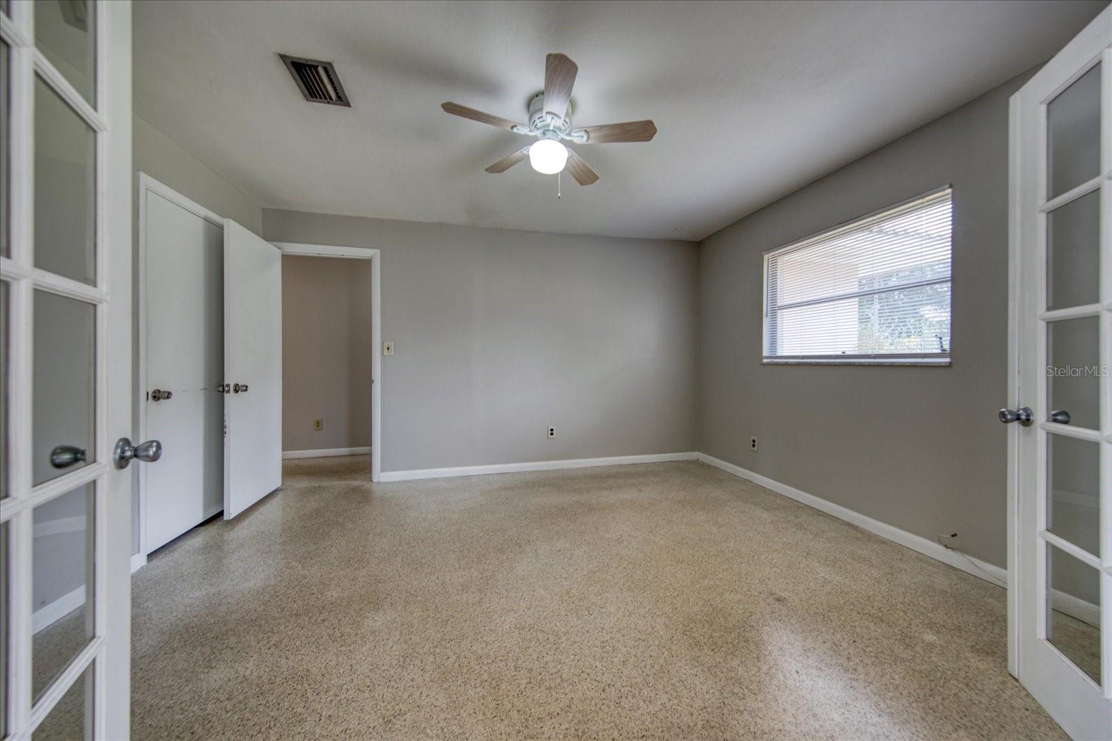 1901 DOLPHIN DR — photo 11