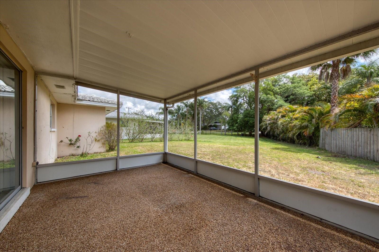 1901 DOLPHIN DR — photo 21