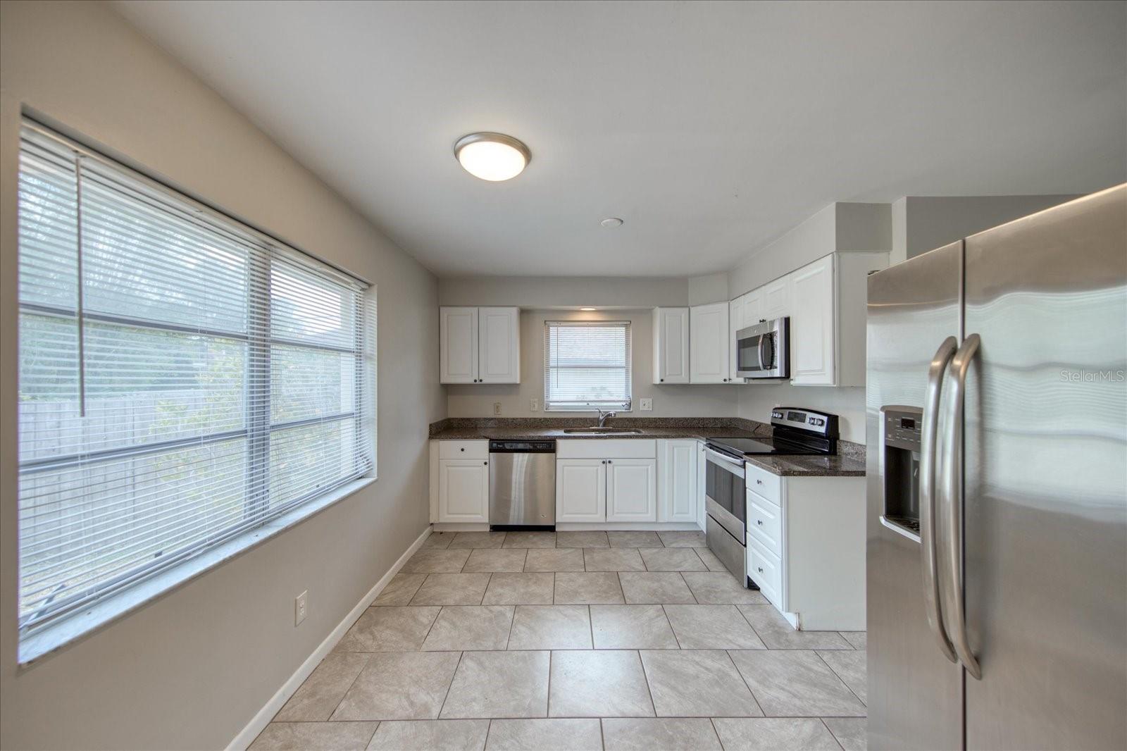 1901 DOLPHIN DR — photo 7